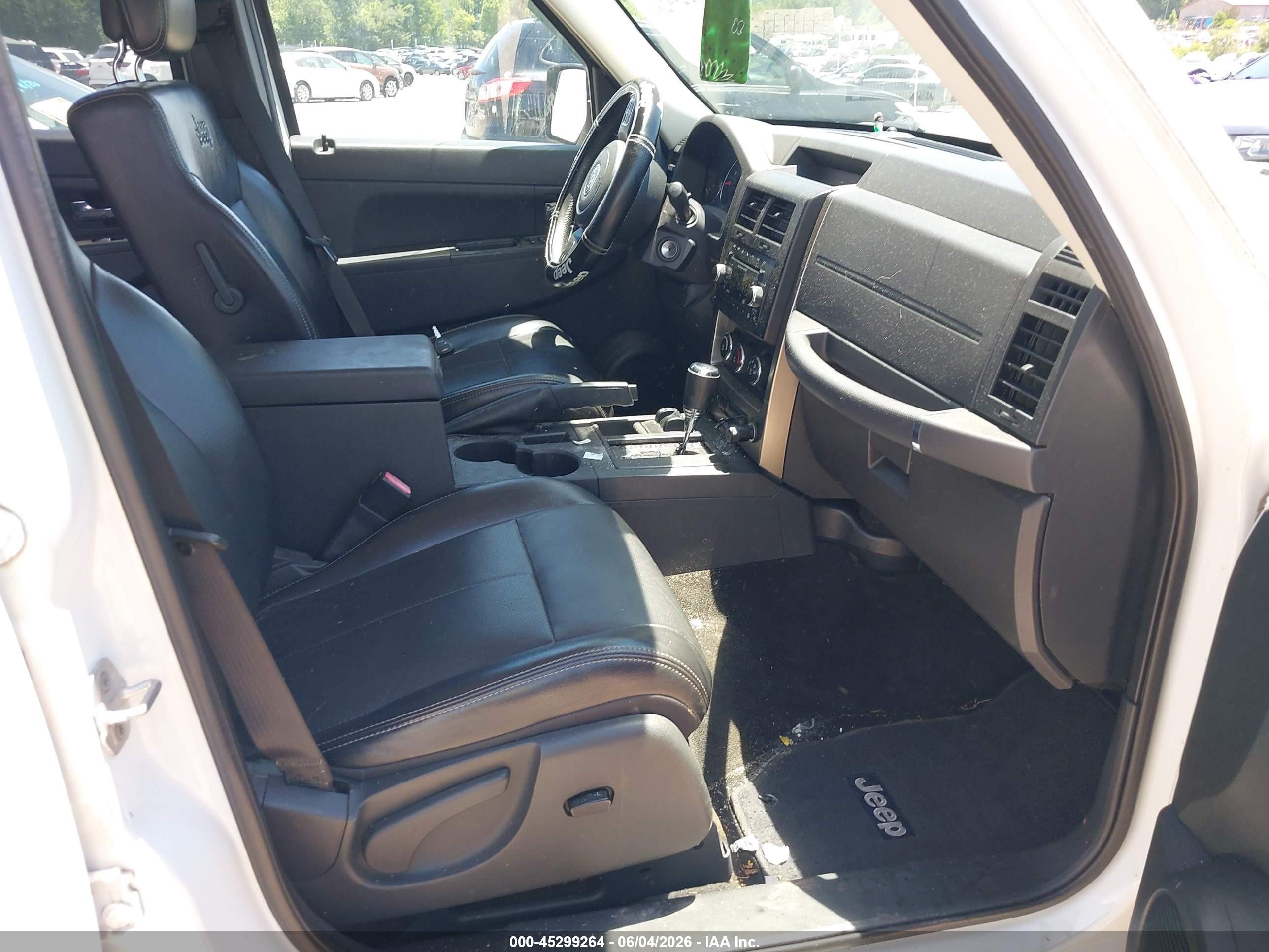 2012 Jeep Liberty Sport White vin: 1C4PJMAKXCW168409
