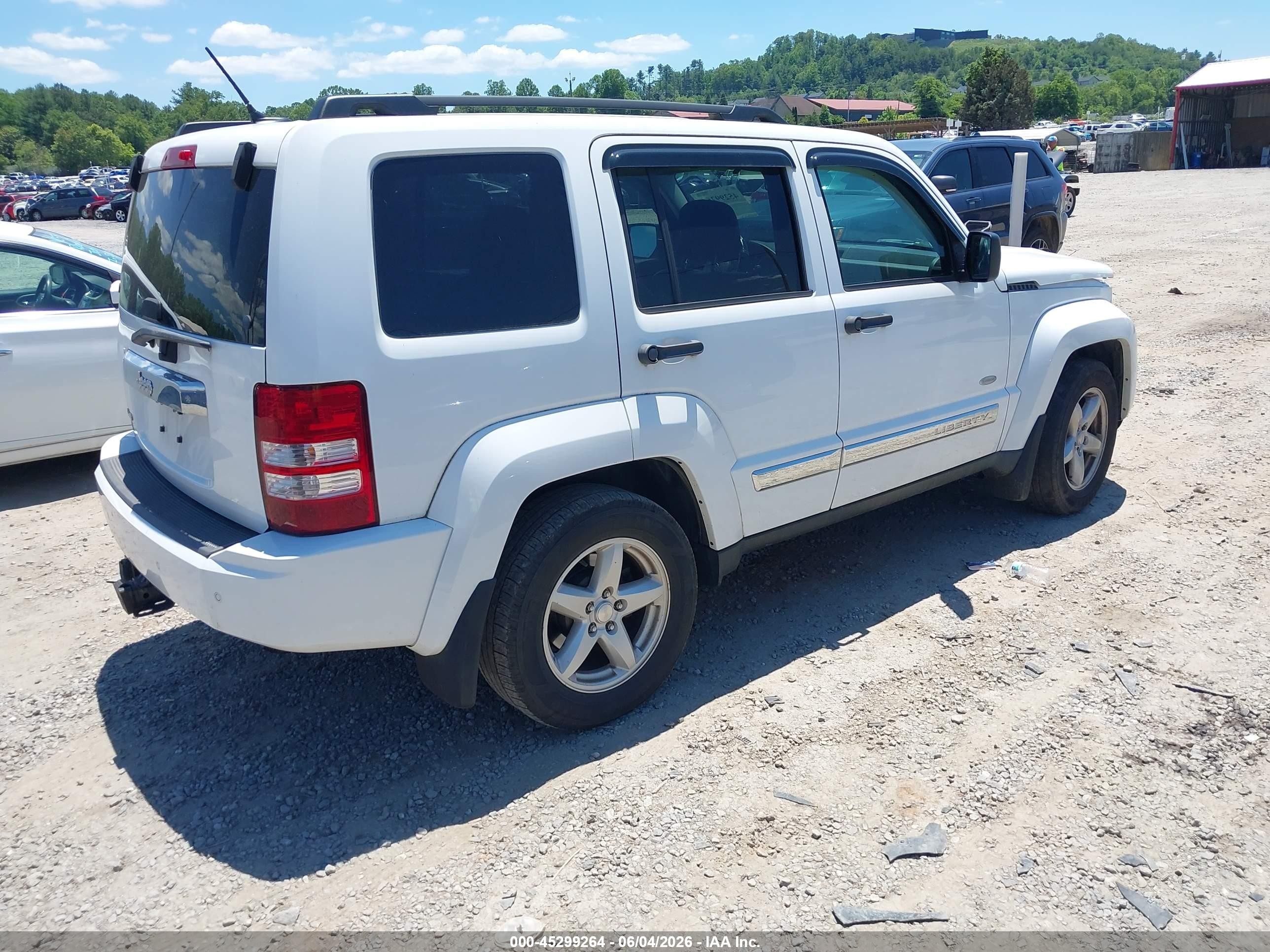 2012 Jeep Liberty Sport White vin: 1C4PJMAKXCW168409