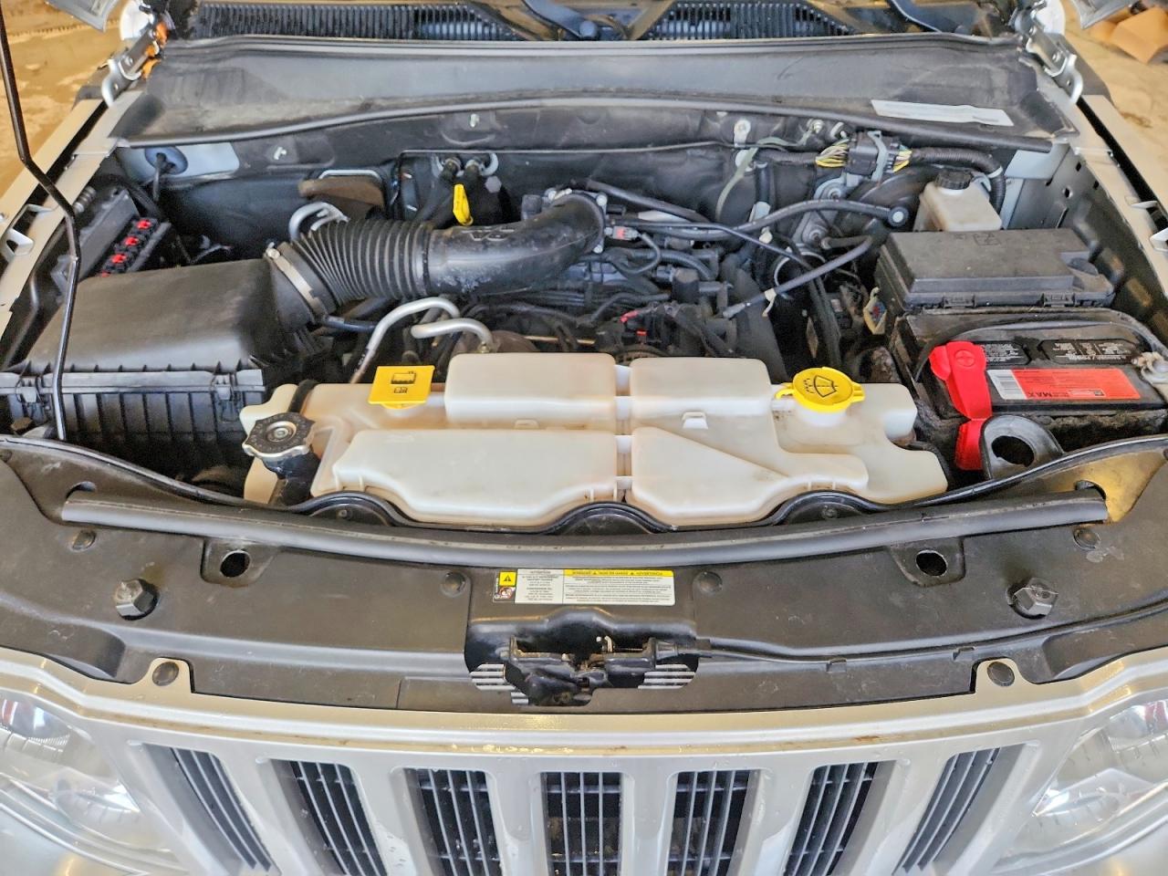 2012 Jeep Liberty Sport Silver vin: 1C4PJMAKXCW202932