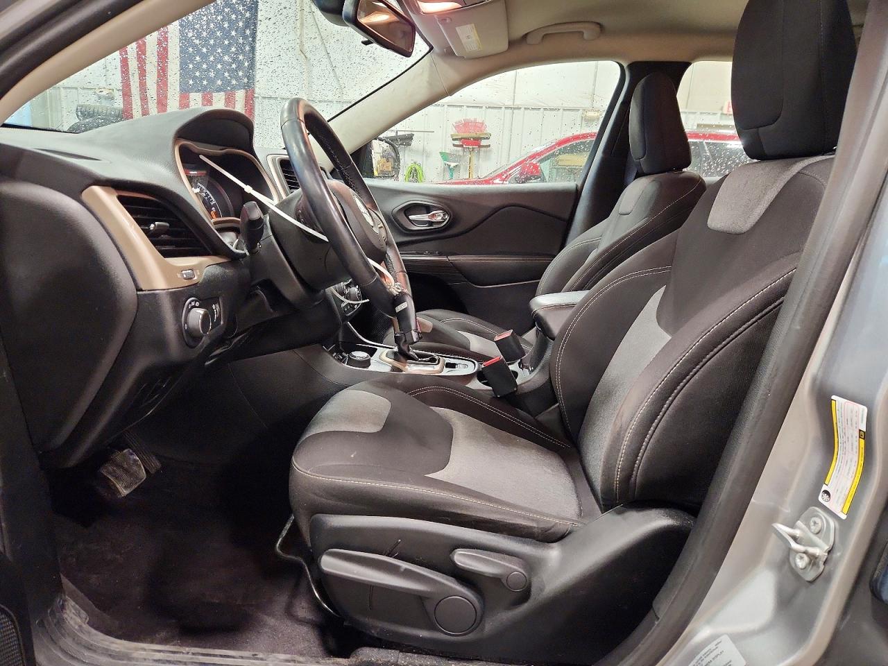 2017 Jeep Cherokee Sport Silver vin: 1C4PJMAS0HW504253