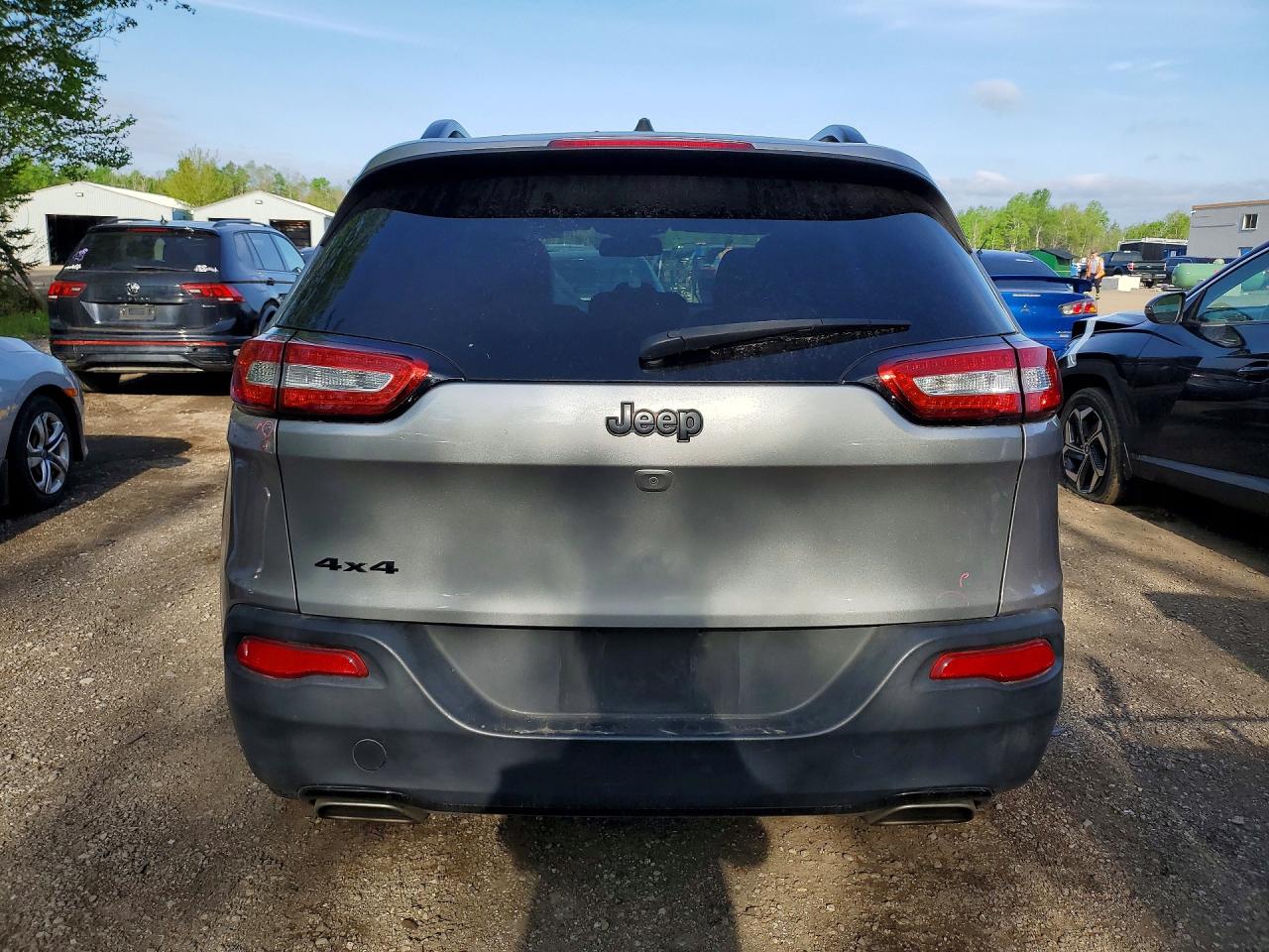 2016 Jeep Cherokee Sport Silver vin: 1C4PJMAS4GW363993