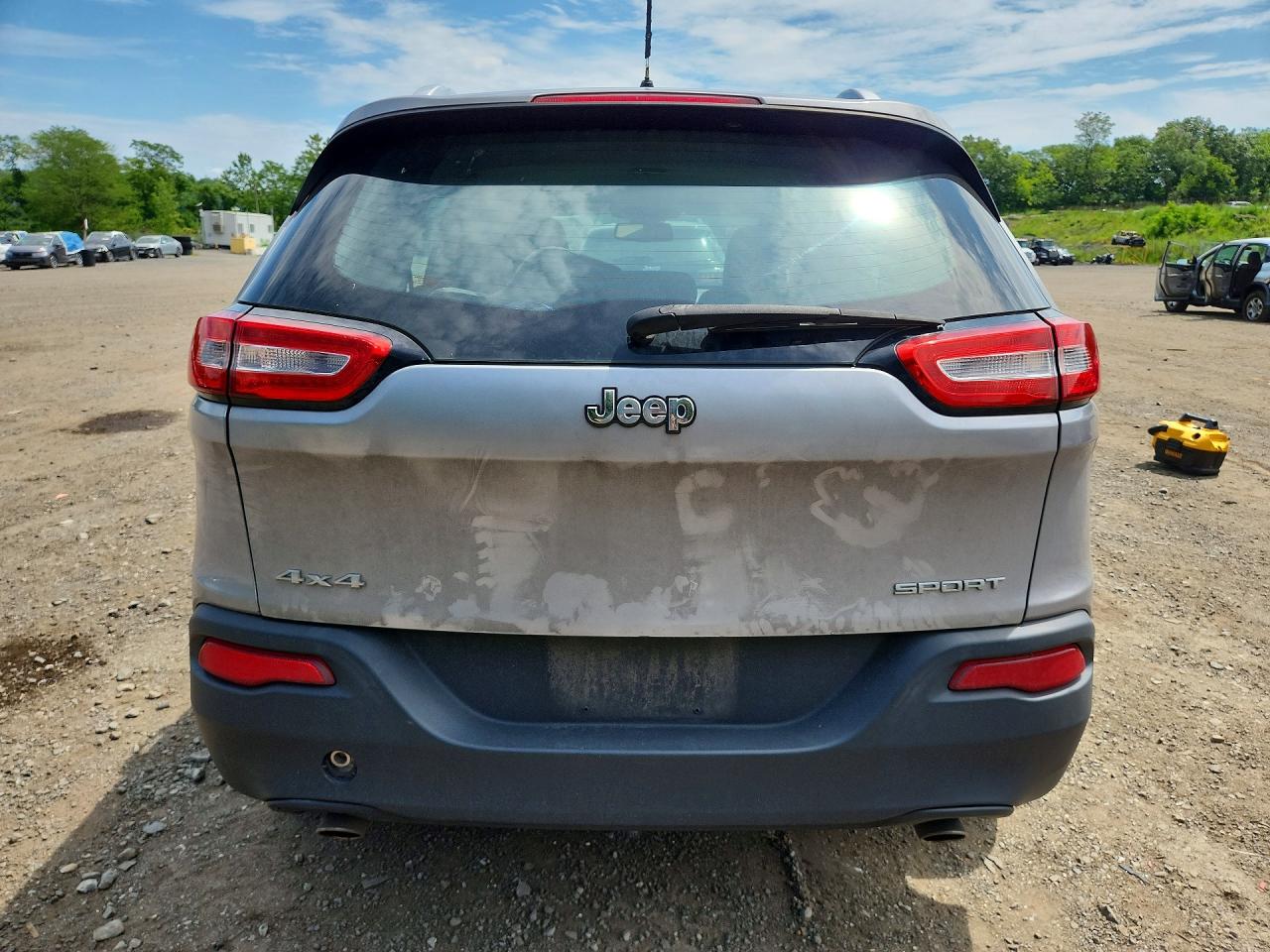 2014 Jeep Cherokee Sport Silver vin: 1C4PJMAS6EW150301