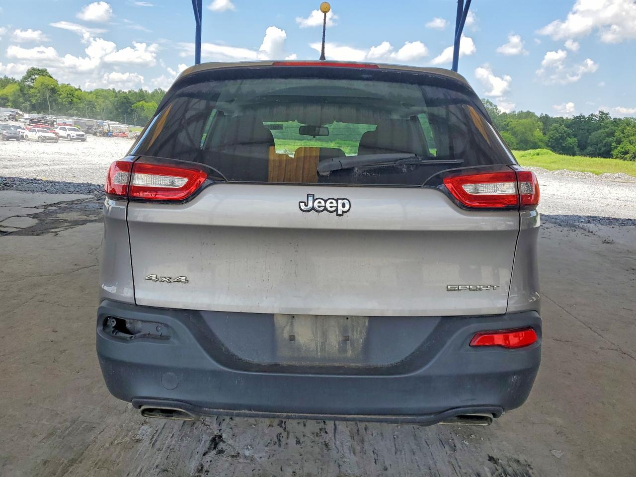 2017 Jeep Cherokee Sport Серебряный vin: 1C4PJMAS8HD228030