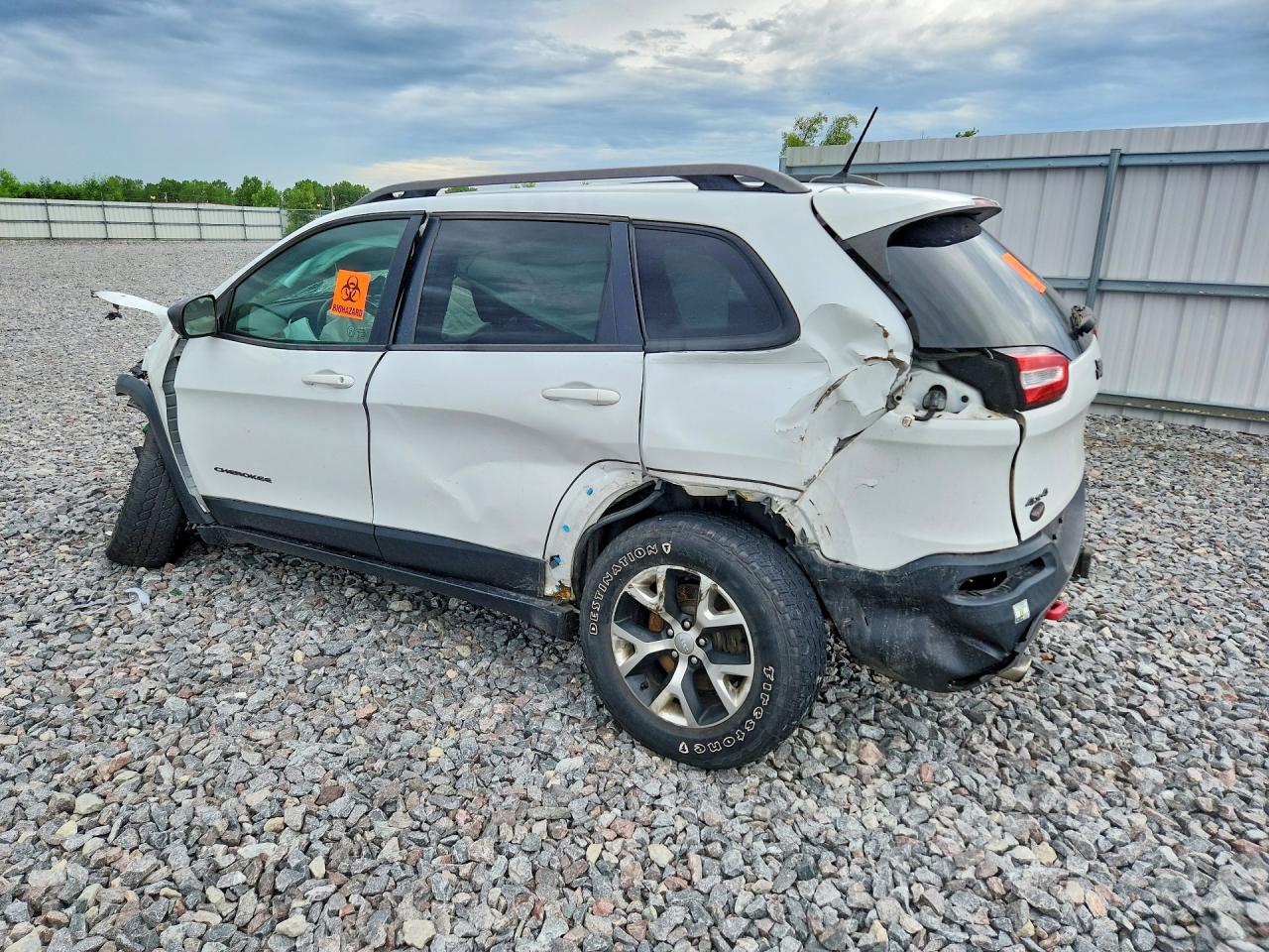 2014 Jeep Cherokee Trailhawk White vin: 1C4PJMBB0EW205985