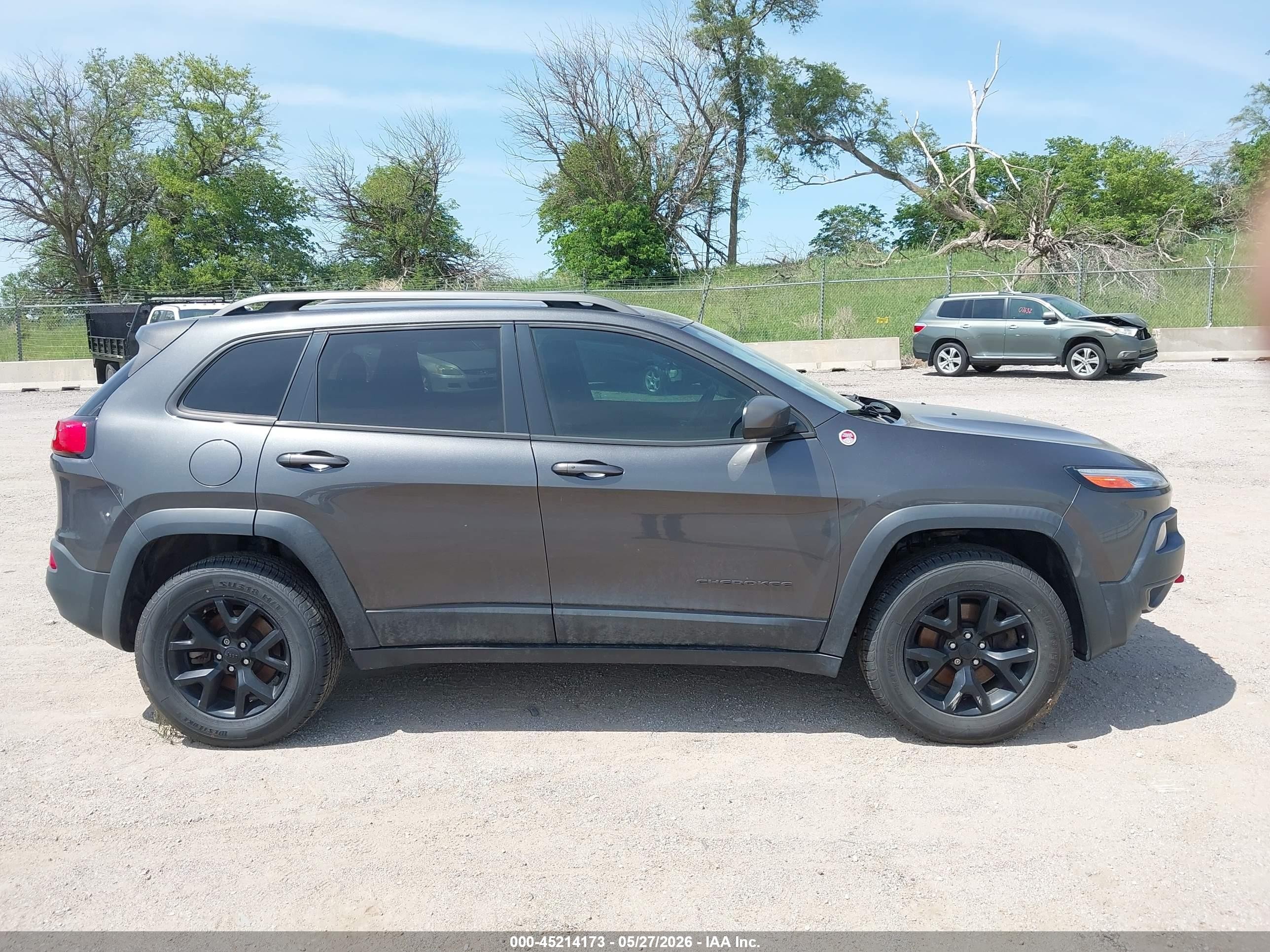 2015 Jeep Cherokee Trailhawk Серый vin: 1C4PJMBB1FW626549