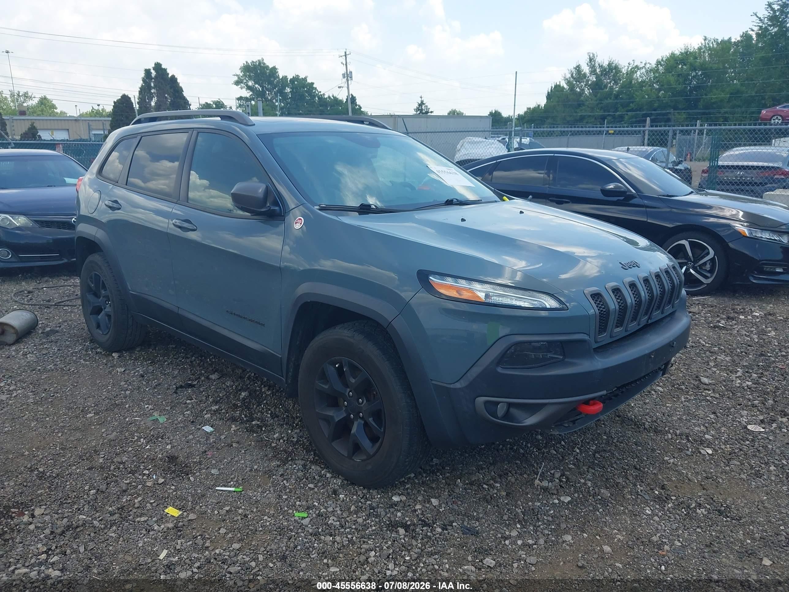 2015 Jeep Cherokee Trailhawk Gray vin: 1C4PJMBB2FW551229