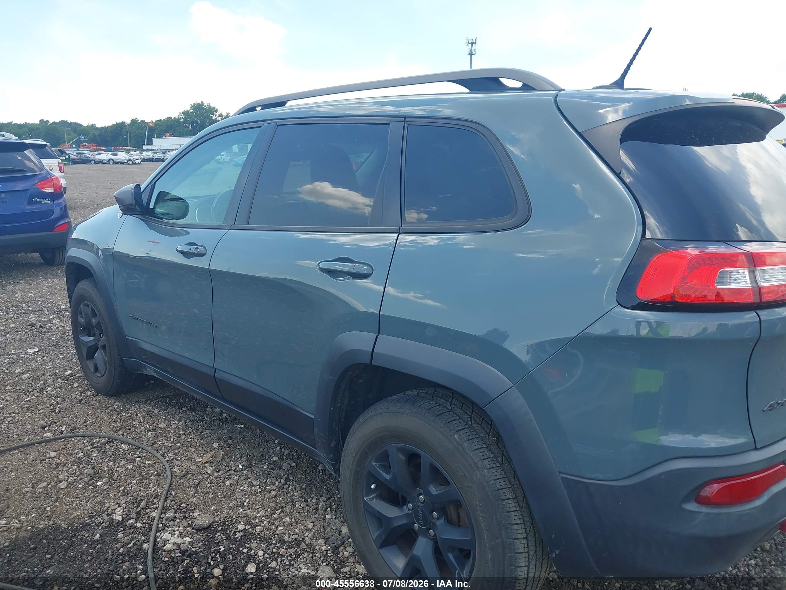 2015 Jeep Cherokee Trailhawk Gray vin: 1C4PJMBB2FW551229