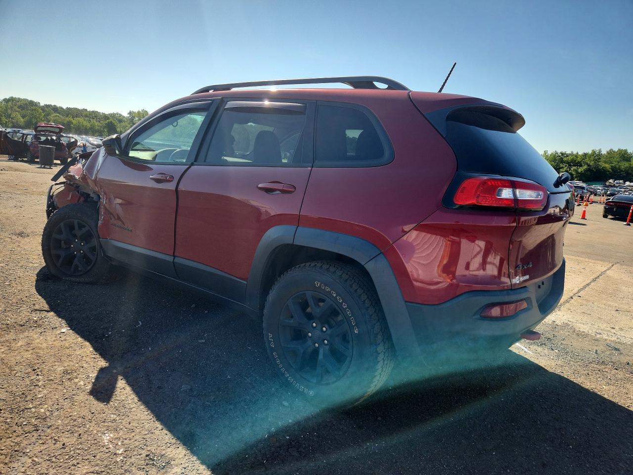2015 Jeep Cherokee Trailhawk Burgundy vin: 1C4PJMBB3FW681584