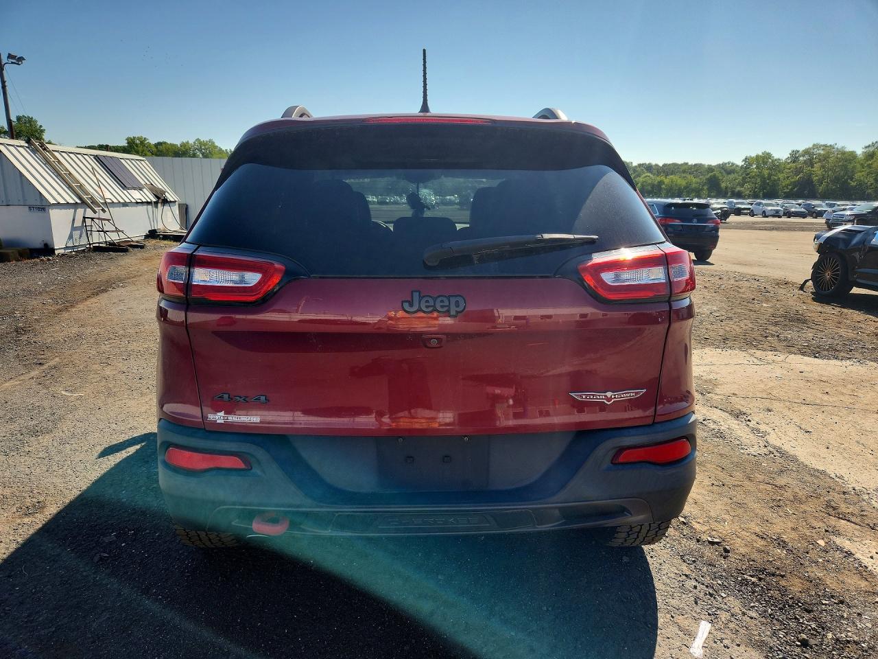 2015 Jeep Cherokee Trailhawk Burgundy vin: 1C4PJMBB3FW681584
