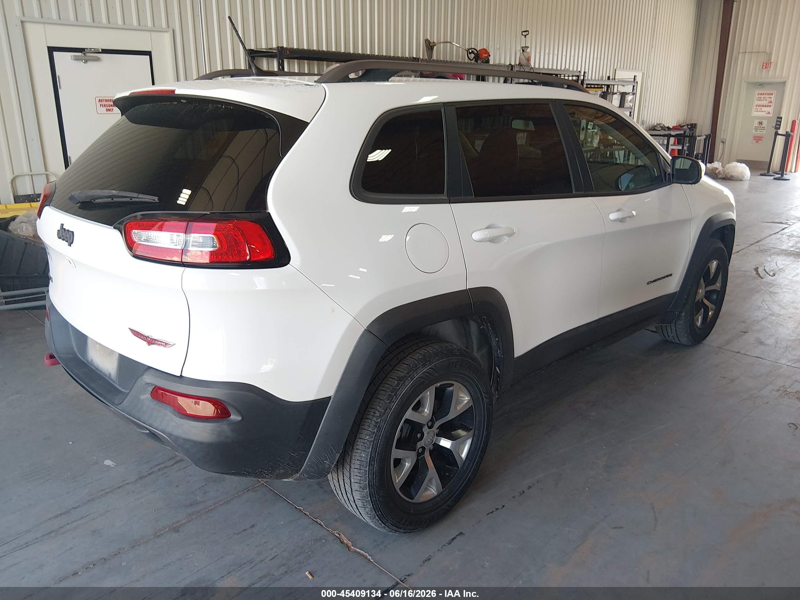 2015 Jeep Cherokee Trailhawk White vin: 1C4PJMBB4FW773089
