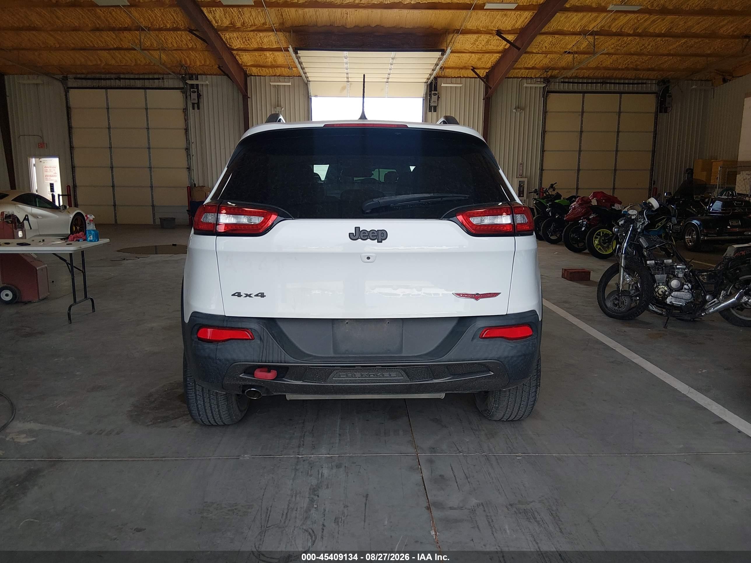2015 Jeep Cherokee Trailhawk White vin: 1C4PJMBB4FW773089