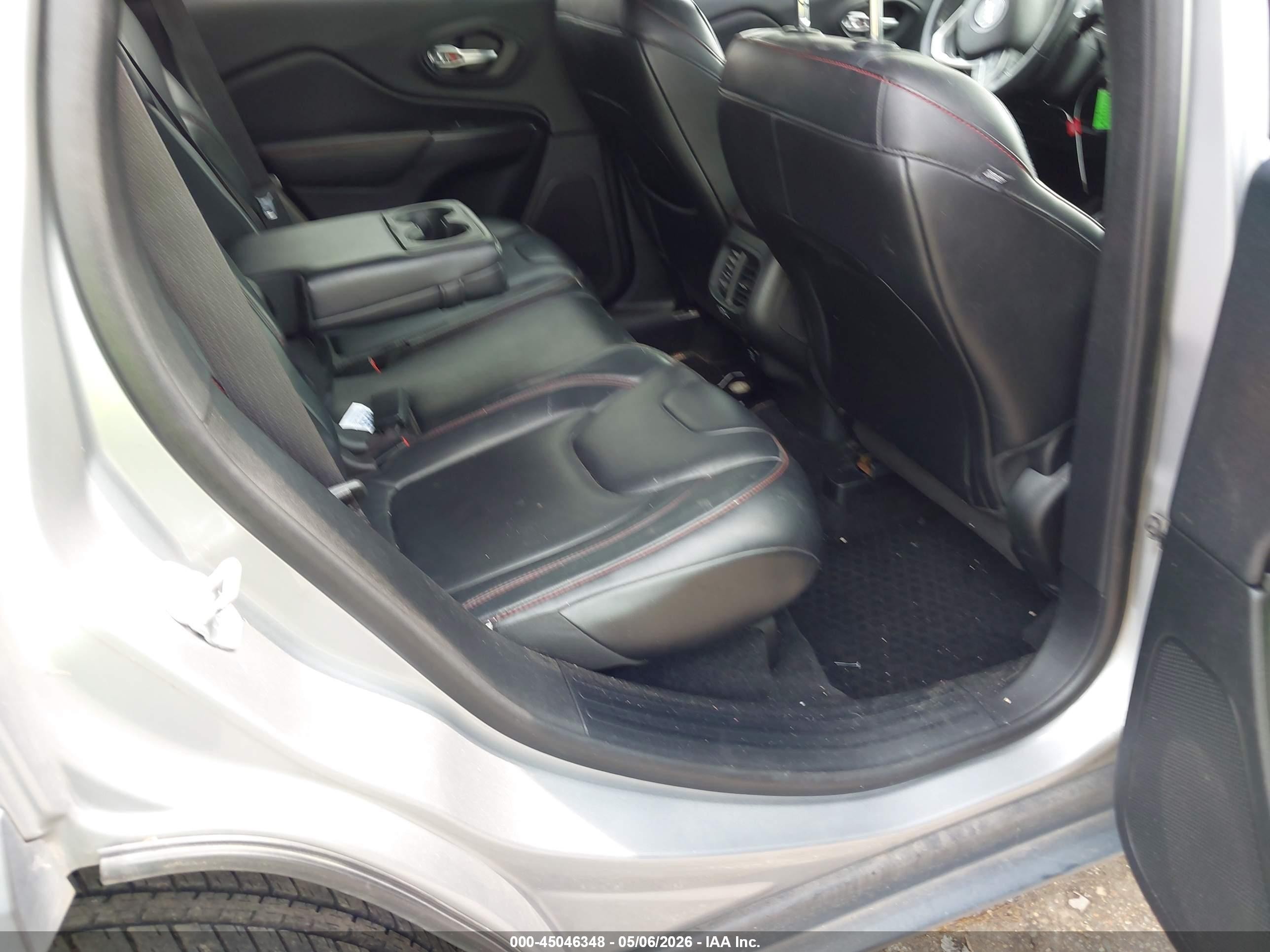 2014 Jeep Cherokee Trailhawk Gray vin: 1C4PJMBB6EW157280