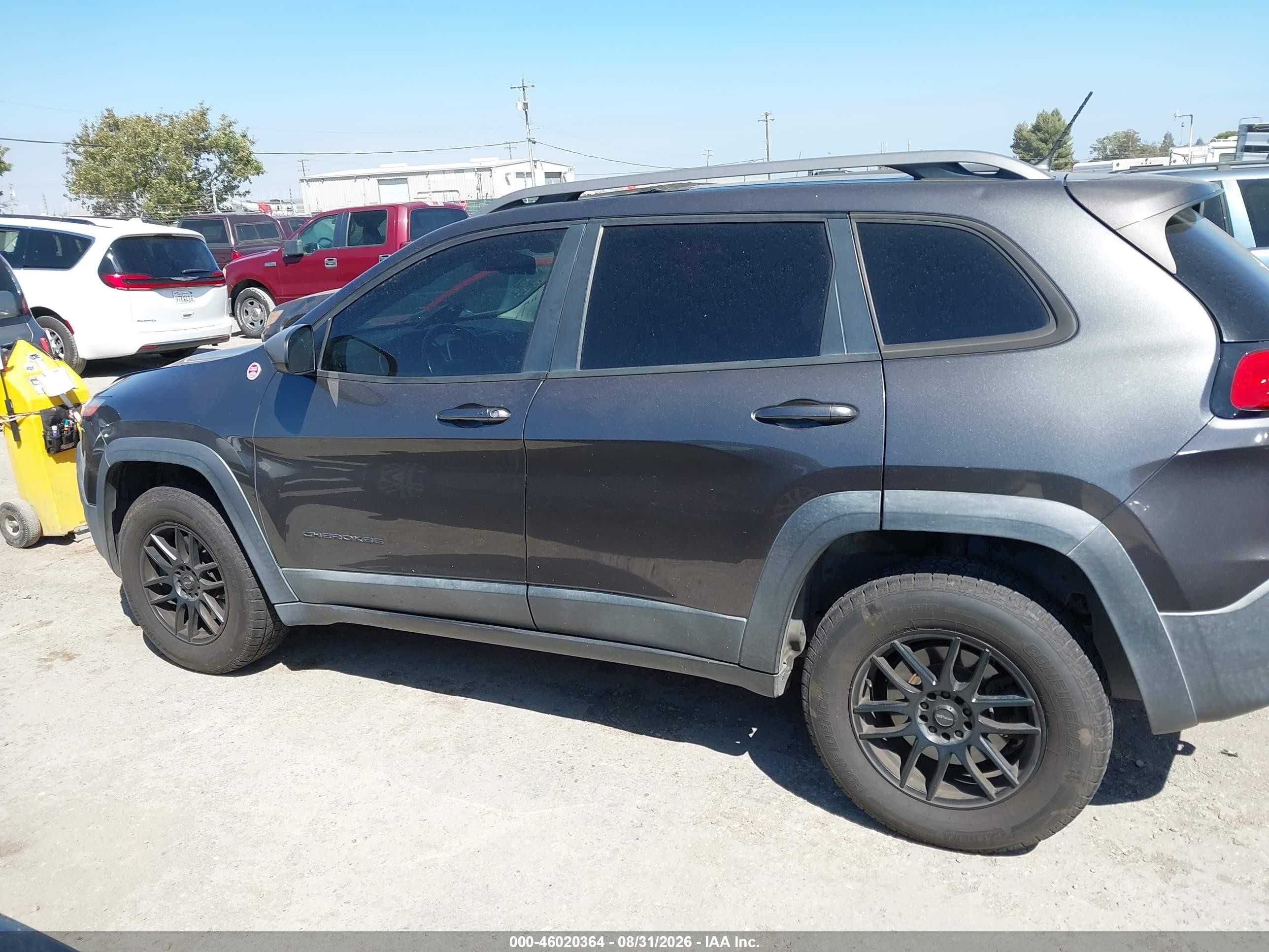 2015 Jeep Cherokee Trailhawk Gray vin: 1C4PJMBB6FW634288