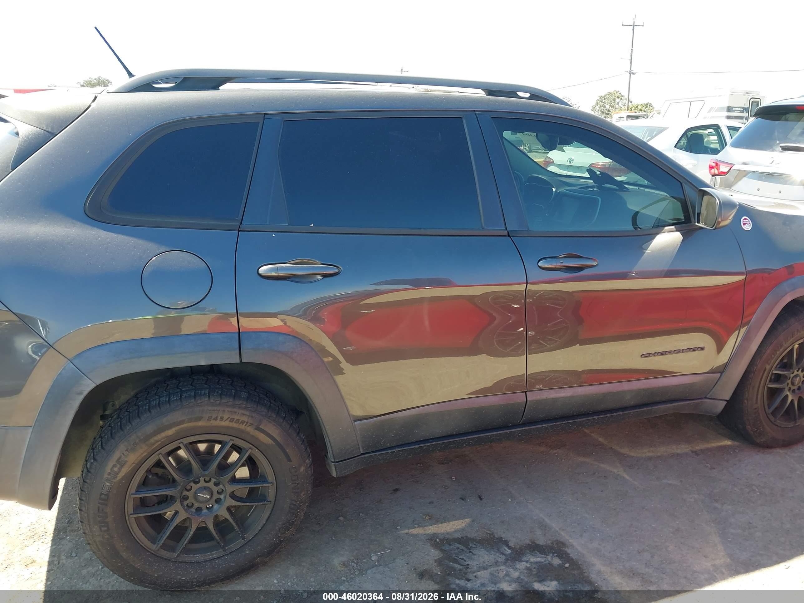 2015 Jeep Cherokee Trailhawk Gray vin: 1C4PJMBB6FW634288