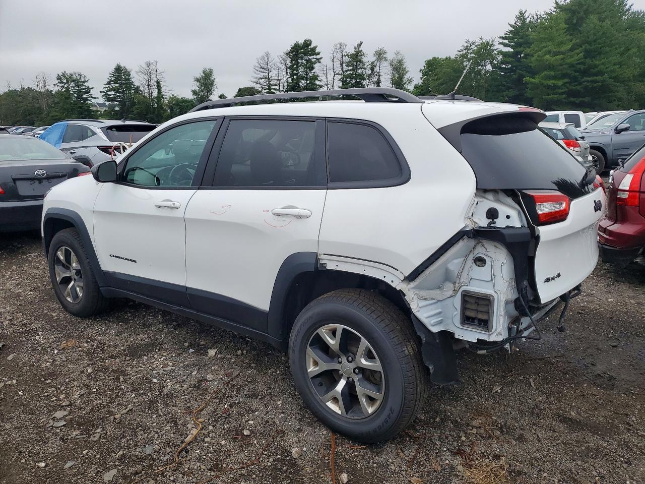 2015 Jeep Cherokee Trailhawk White vin: 1C4PJMBB6FW636400