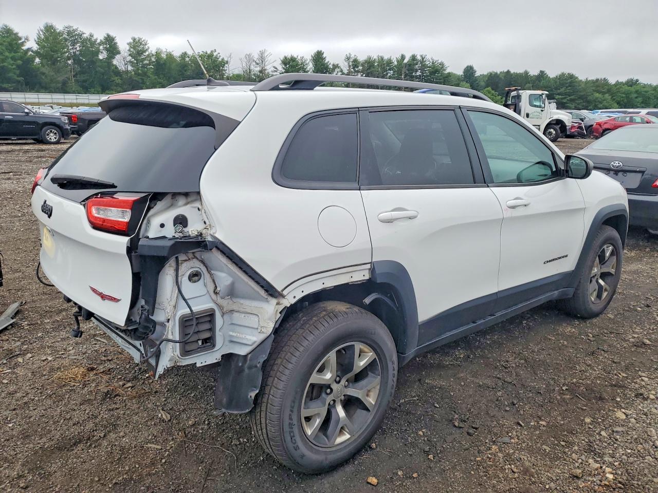 2015 Jeep Cherokee Trailhawk White vin: 1C4PJMBB6FW636400