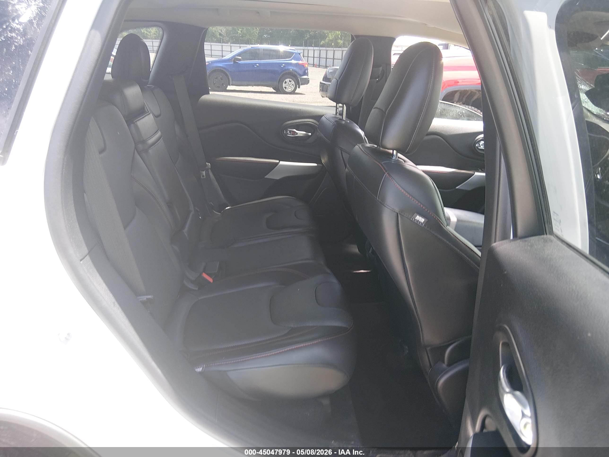 2018 Jeep Cherokee Trailhawk 4x4 White vin: 1C4PJMBB6JD550699