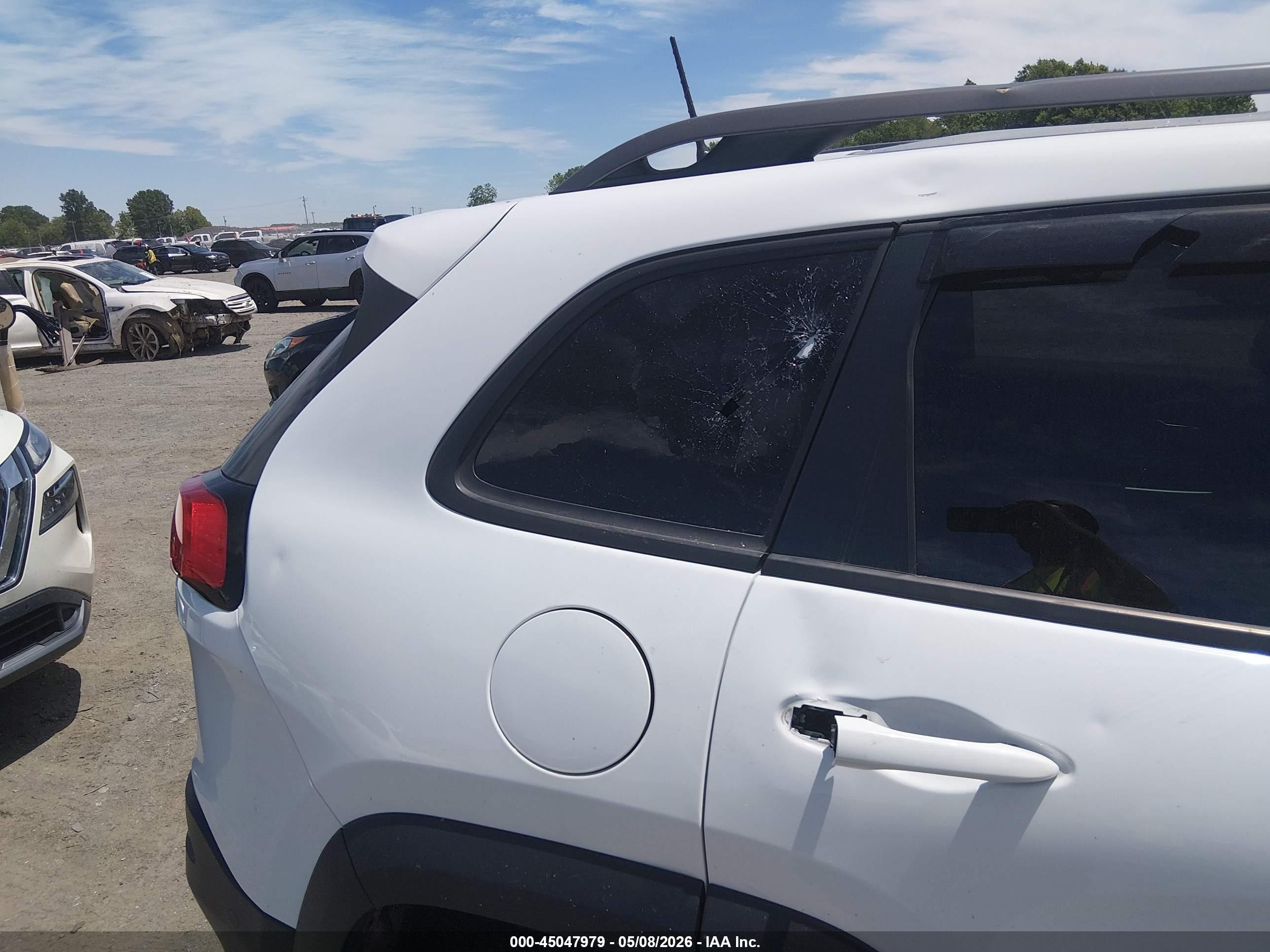 2018 Jeep Cherokee Trailhawk 4x4 White vin: 1C4PJMBB6JD550699