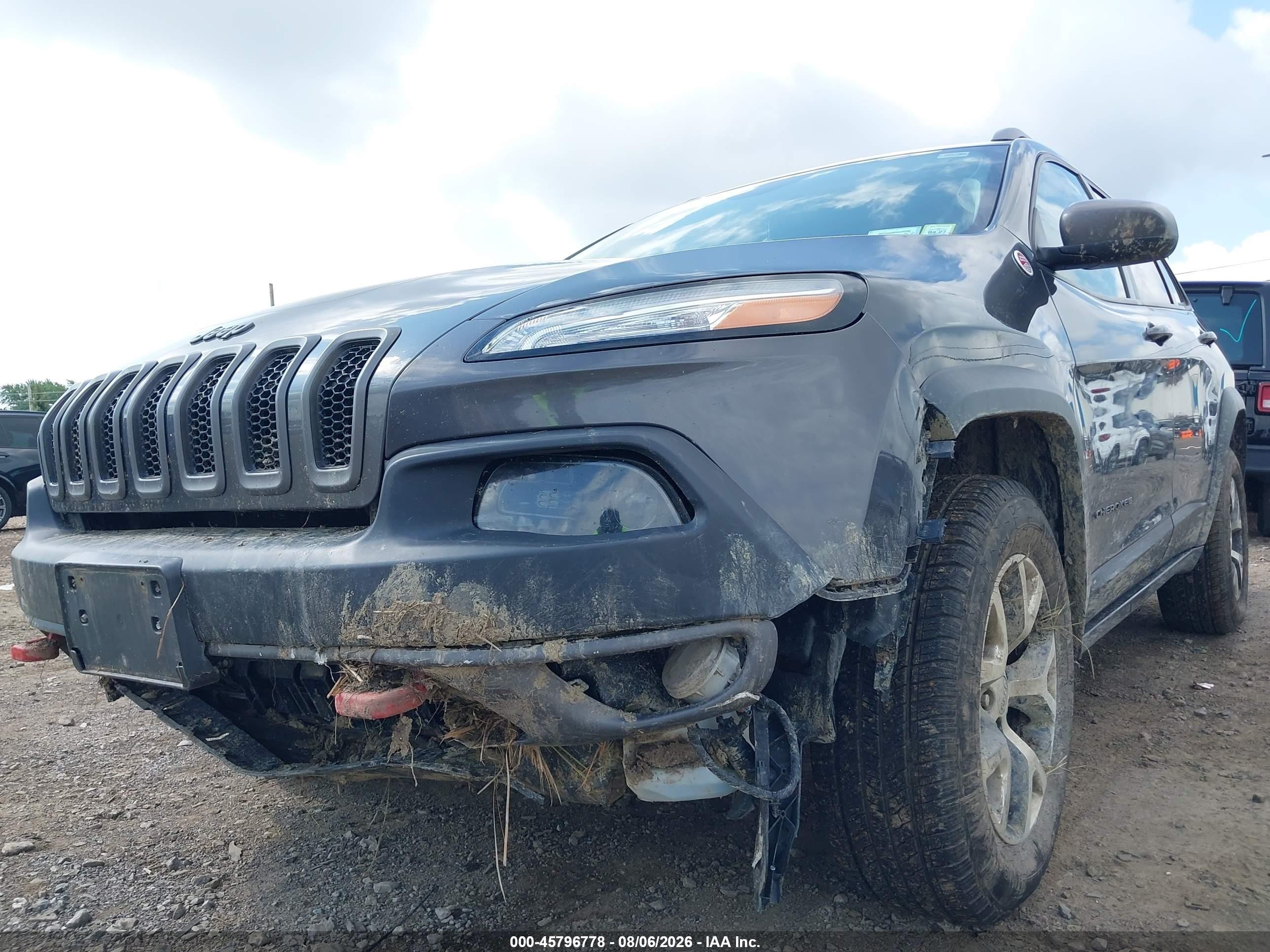 2015 Jeep Cherokee Trailhawk Gray vin: 1C4PJMBB7FW653464