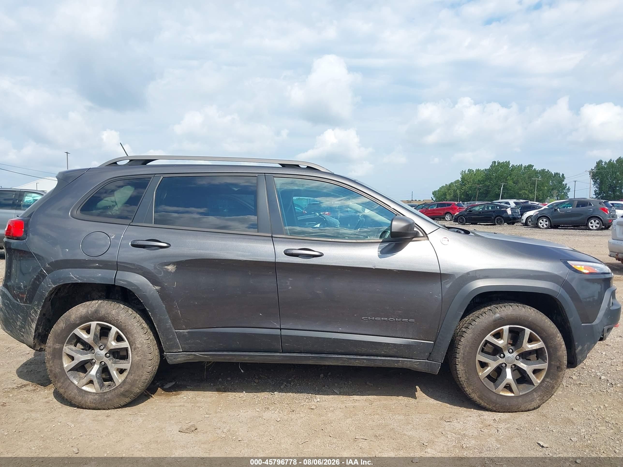 2015 Jeep Cherokee Trailhawk Gray vin: 1C4PJMBB7FW653464