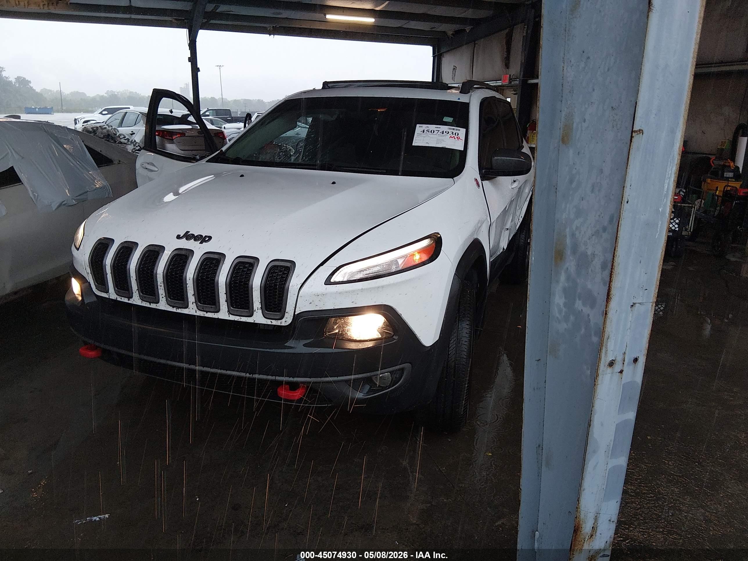 2015 Jeep Cherokee Trailhawk White vin: 1C4PJMBB8FW524813