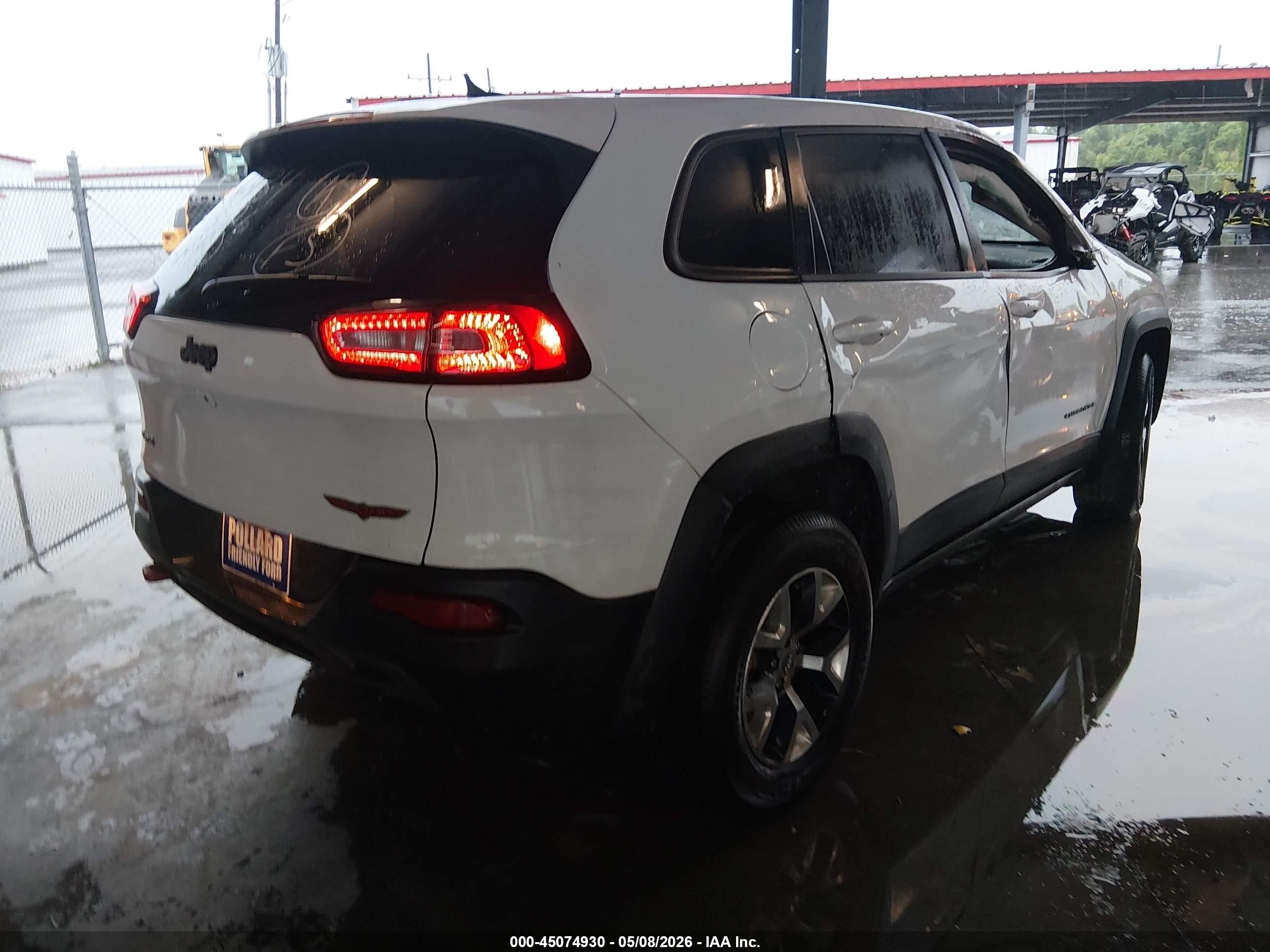 2015 Jeep Cherokee Trailhawk White vin: 1C4PJMBB8FW524813