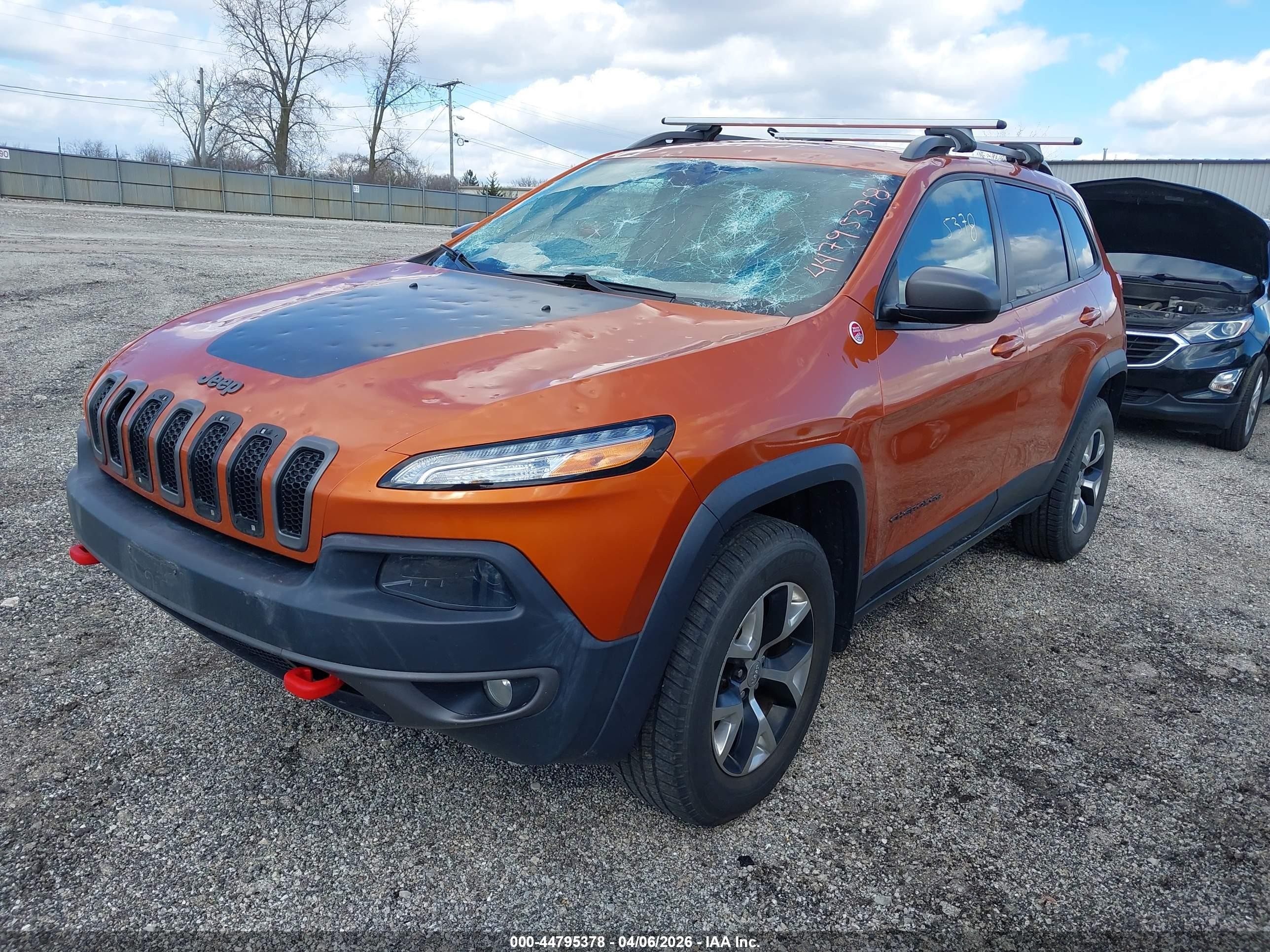2015 Jeep Cherokee Trailhawk Orange vin: 1C4PJMBBXFW576847