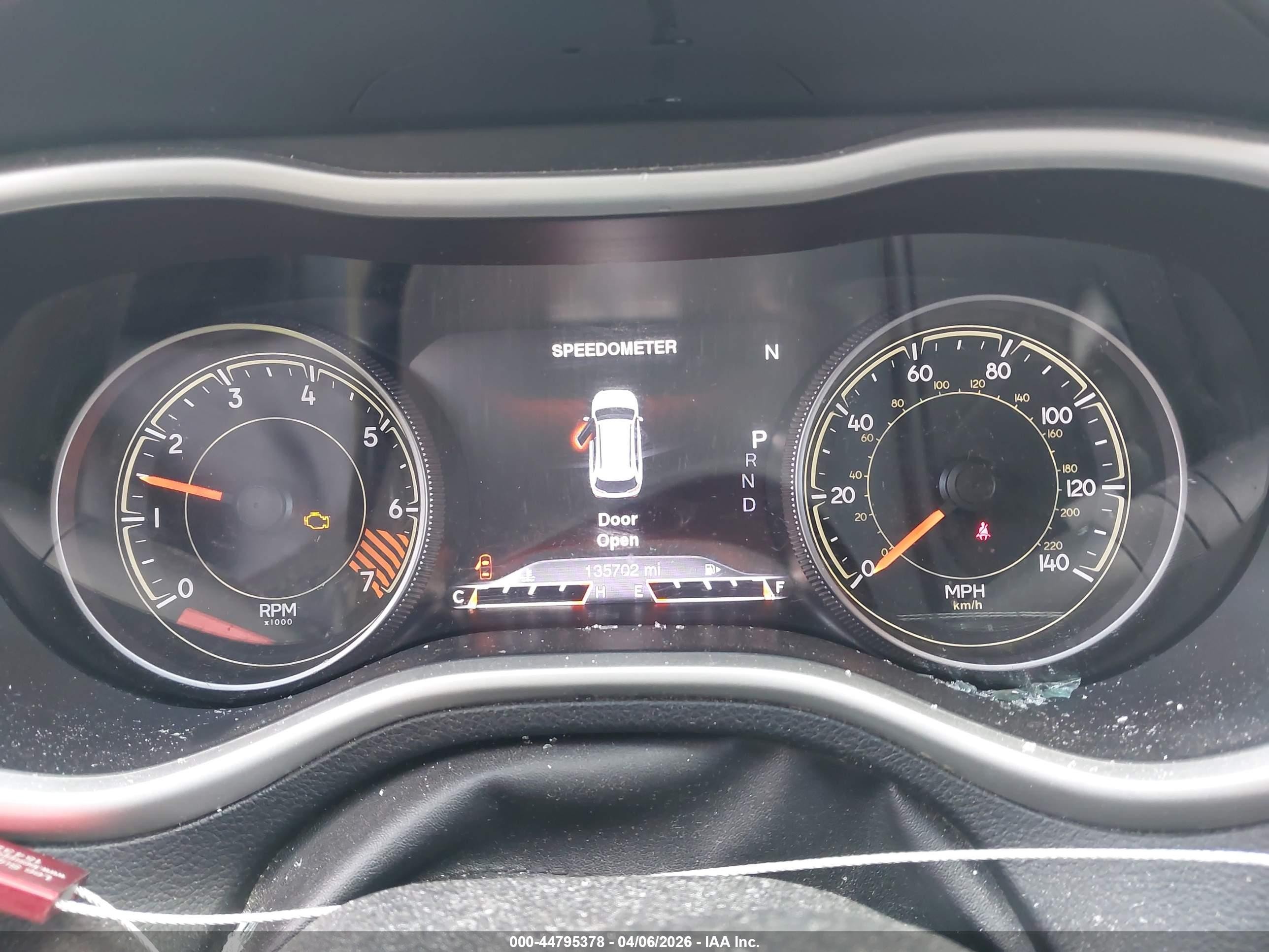 2015 Jeep Cherokee Trailhawk Orange vin: 1C4PJMBBXFW576847