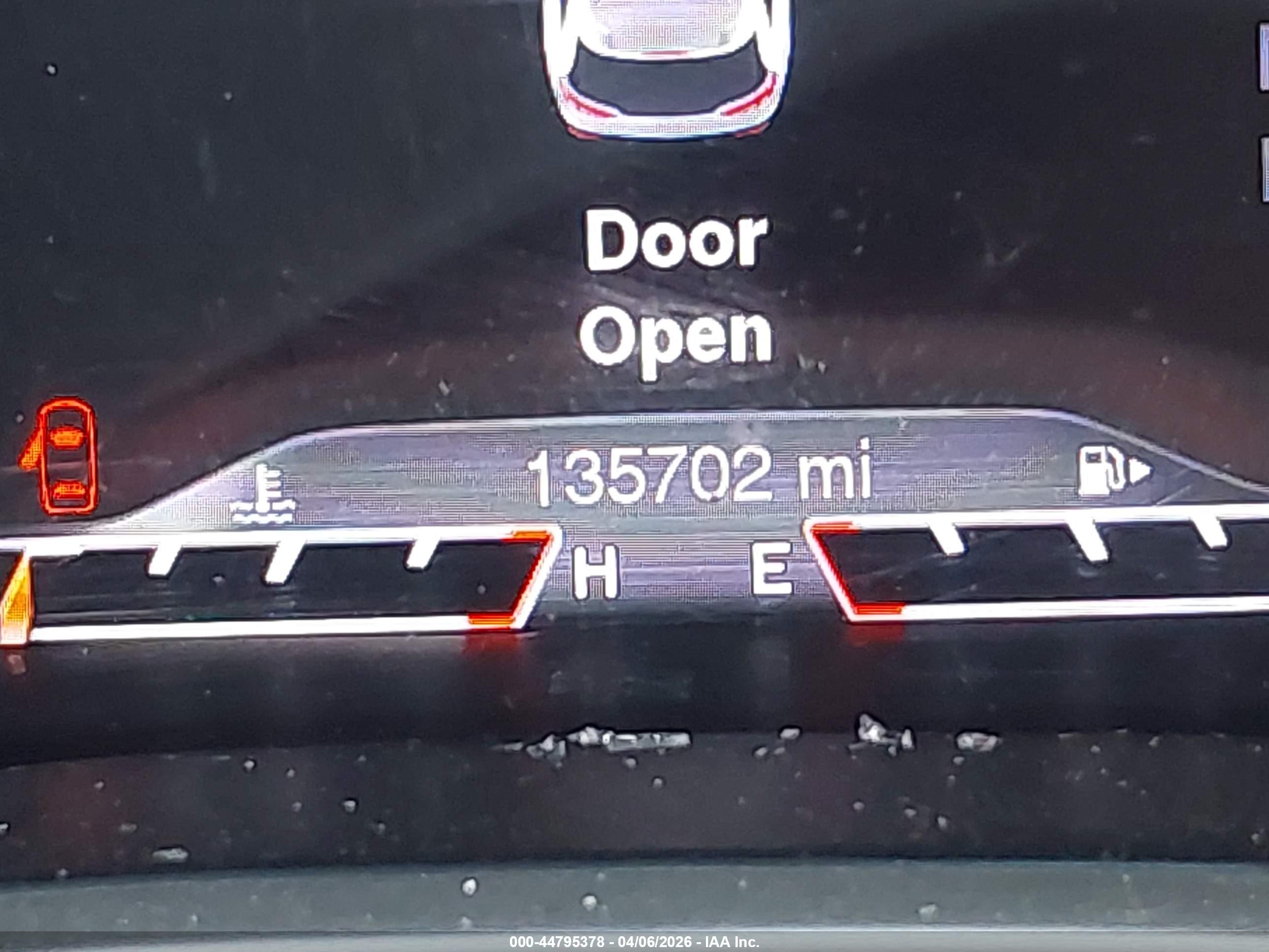 2015 Jeep Cherokee Trailhawk Orange vin: 1C4PJMBBXFW576847