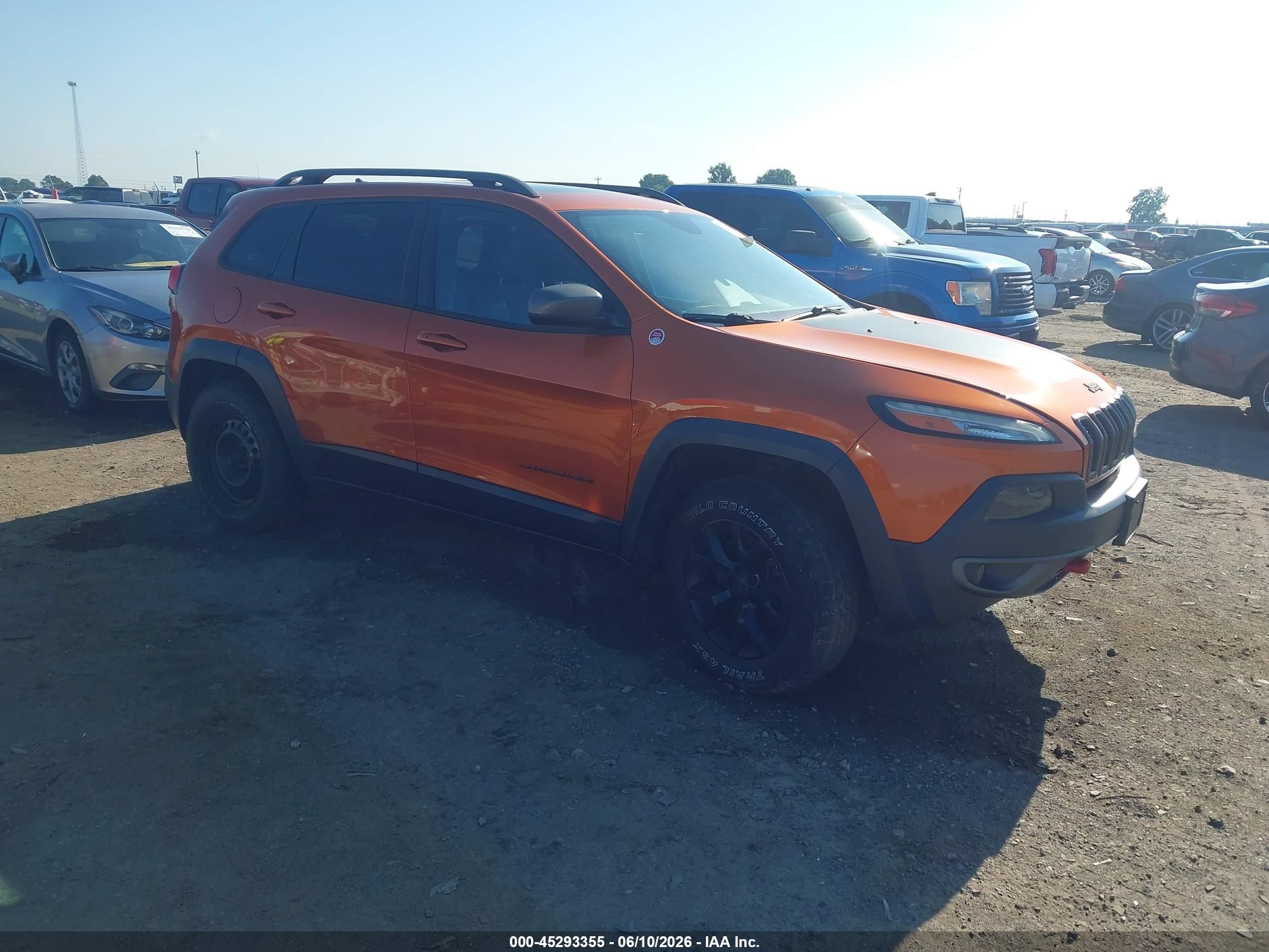 2015 Jeep Cherokee Trailhawk Orange vin: 1C4PJMBBXFW727508