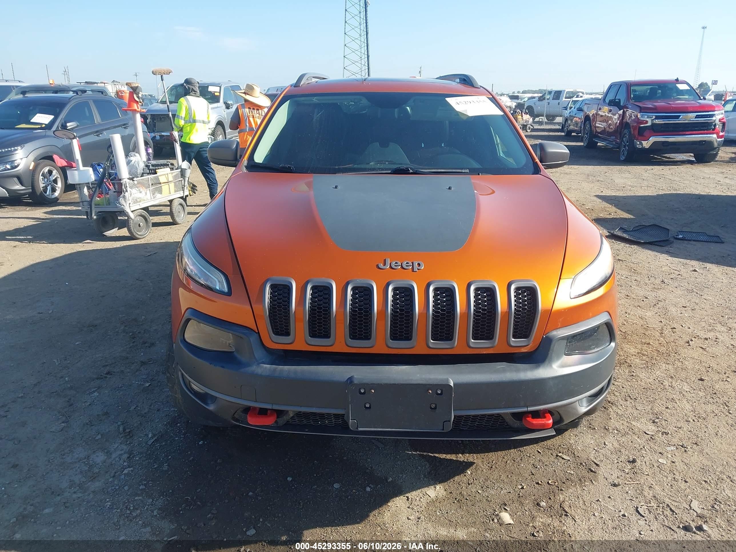 2015 Jeep Cherokee Trailhawk Orange vin: 1C4PJMBBXFW727508