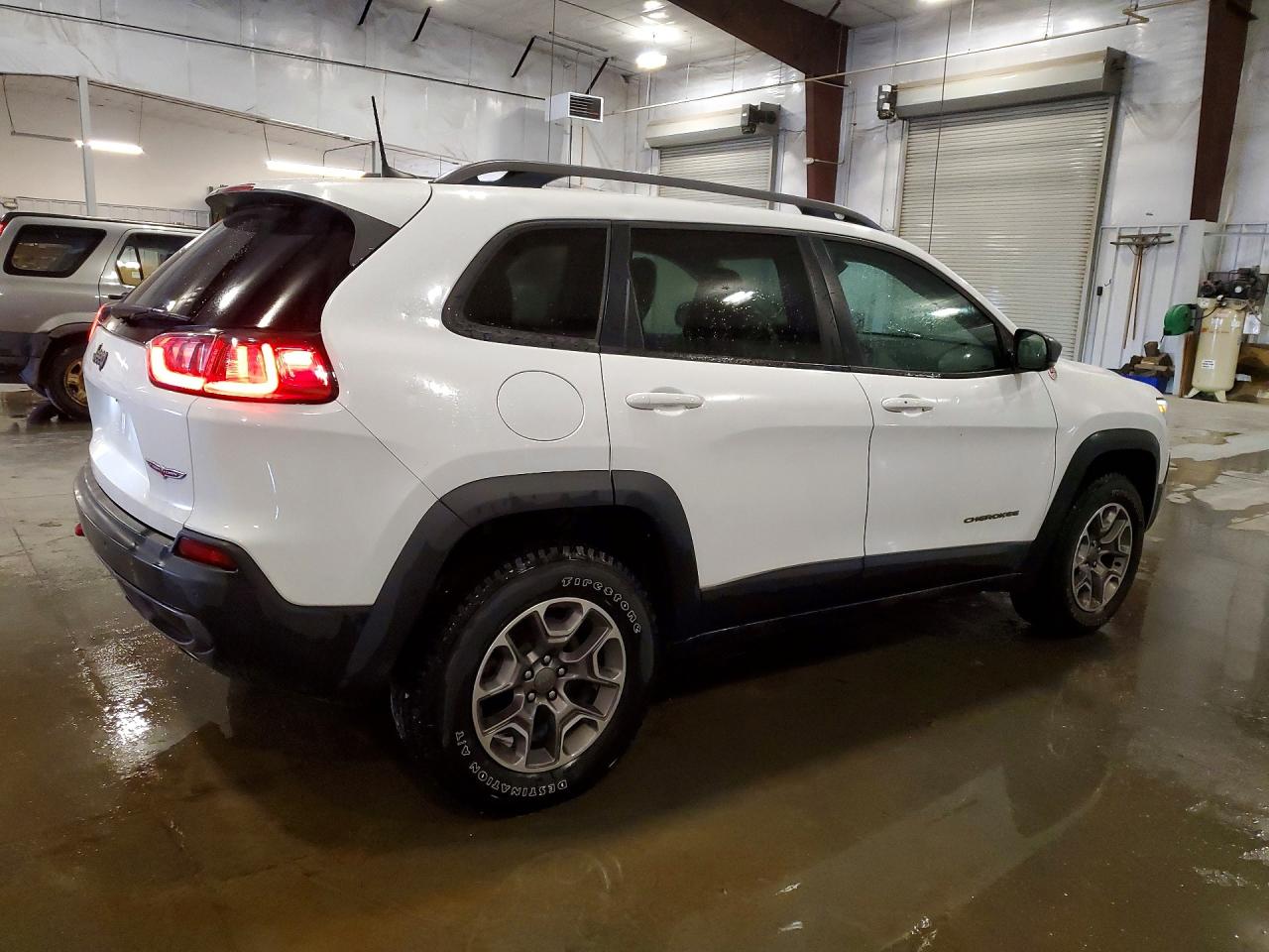 2020 Jeep Cherokee Trailhawk White vin: 1C4PJMBN6LD623194