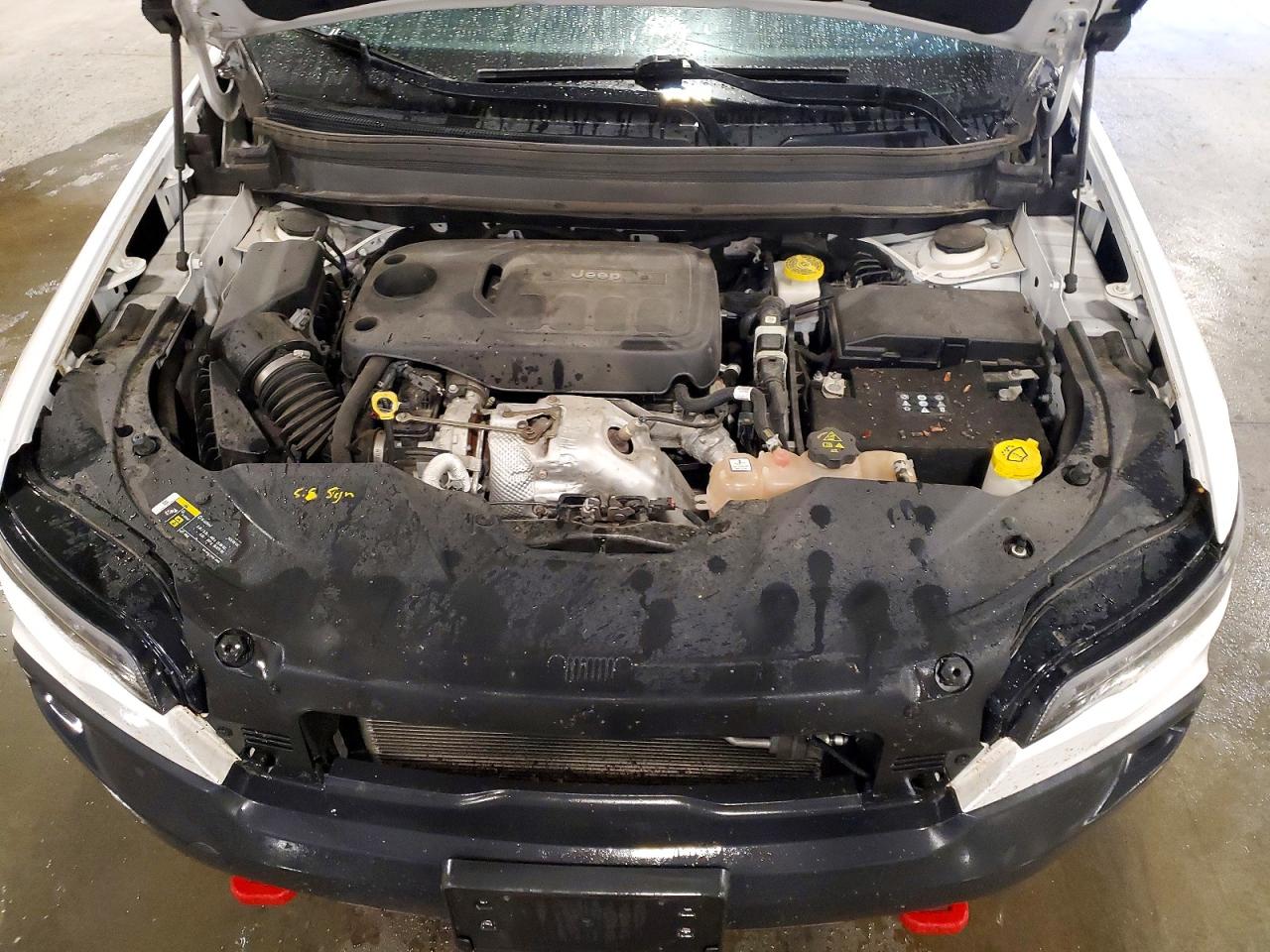 2020 Jeep Cherokee Trailhawk White vin: 1C4PJMBN6LD623194