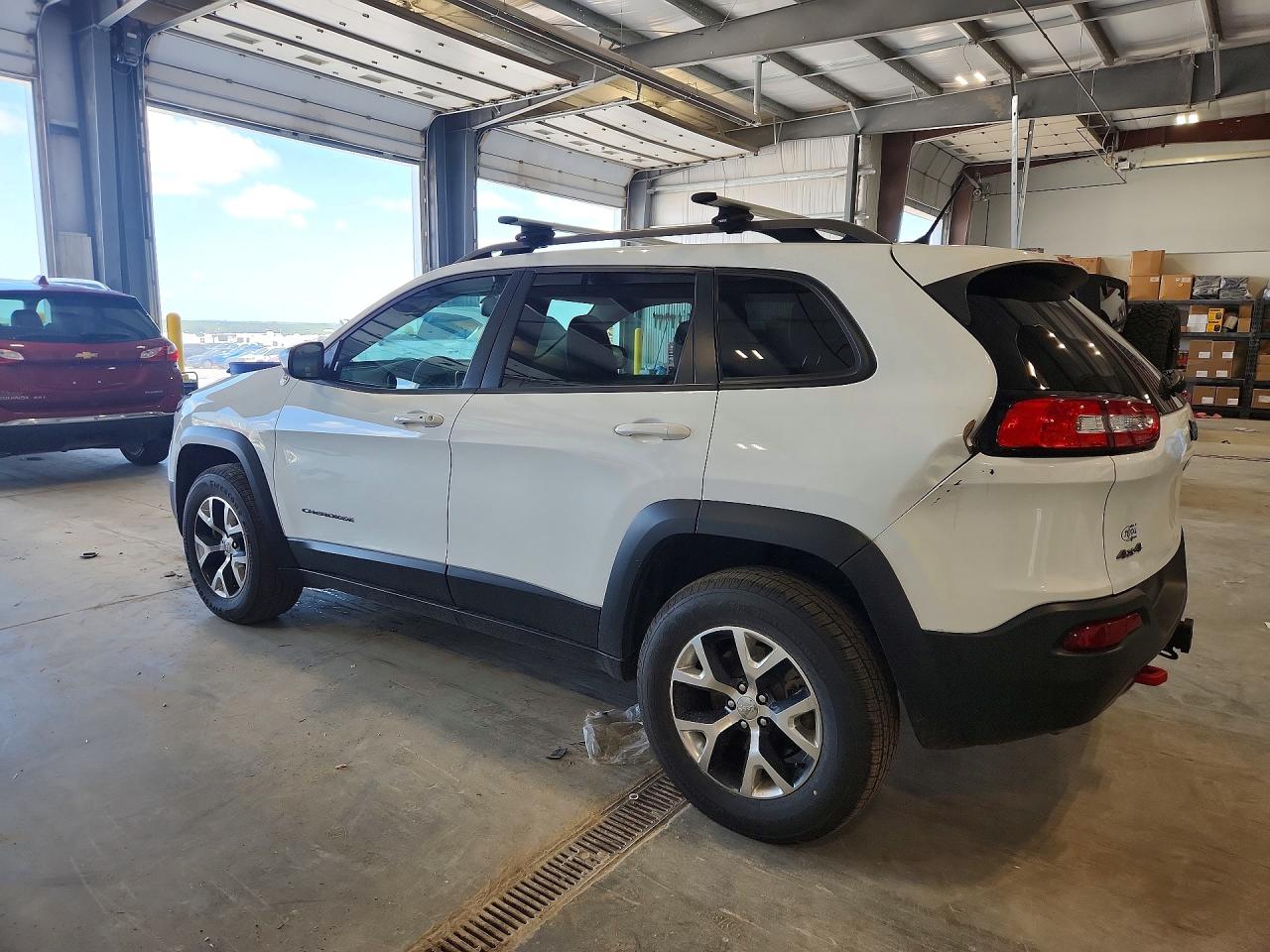 2014 Jeep Cherokee Trailhawk White vin: 1C4PJMBS0EW140684