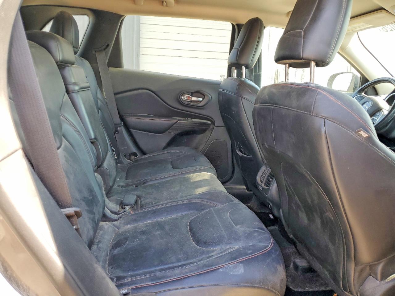 2014 Jeep Cherokee Trailhawk Gray vin: 1C4PJMBS0EW188122