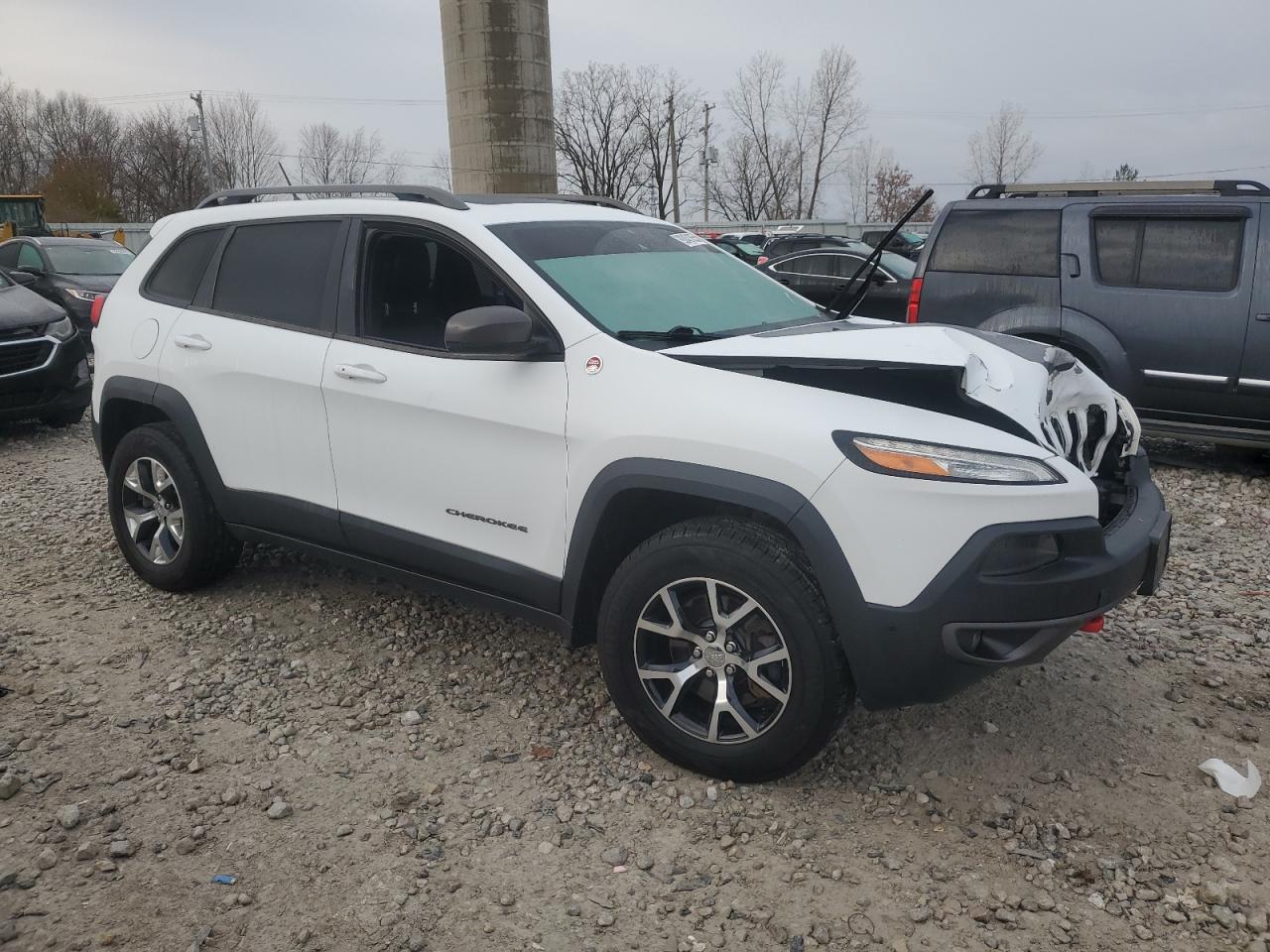 2014 Jeep Cherokee Trailhawk White vin: 1C4PJMBS0EW191621