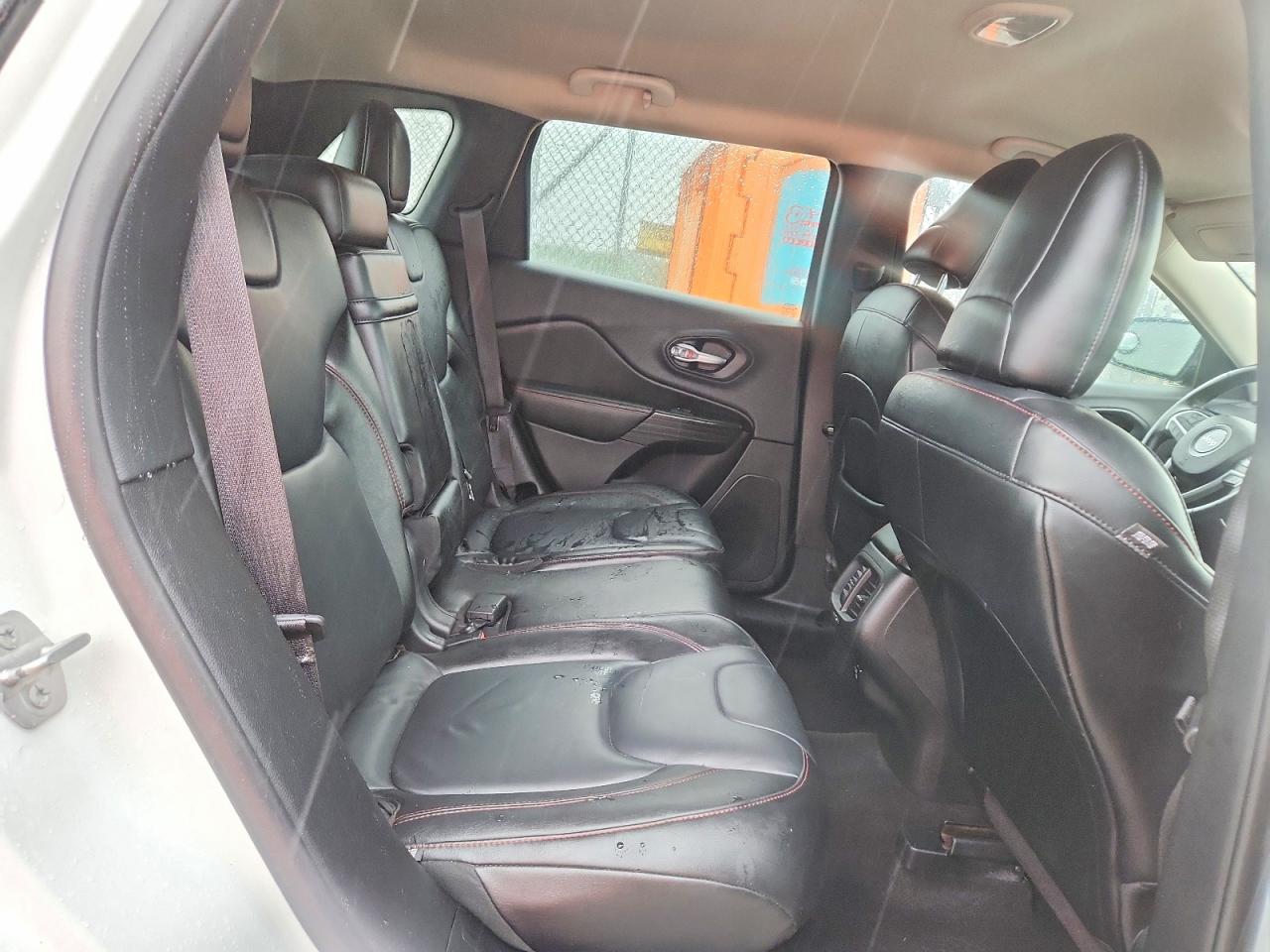 2014 Jeep Cherokee Trailhawk White vin: 1C4PJMBS0EW214217