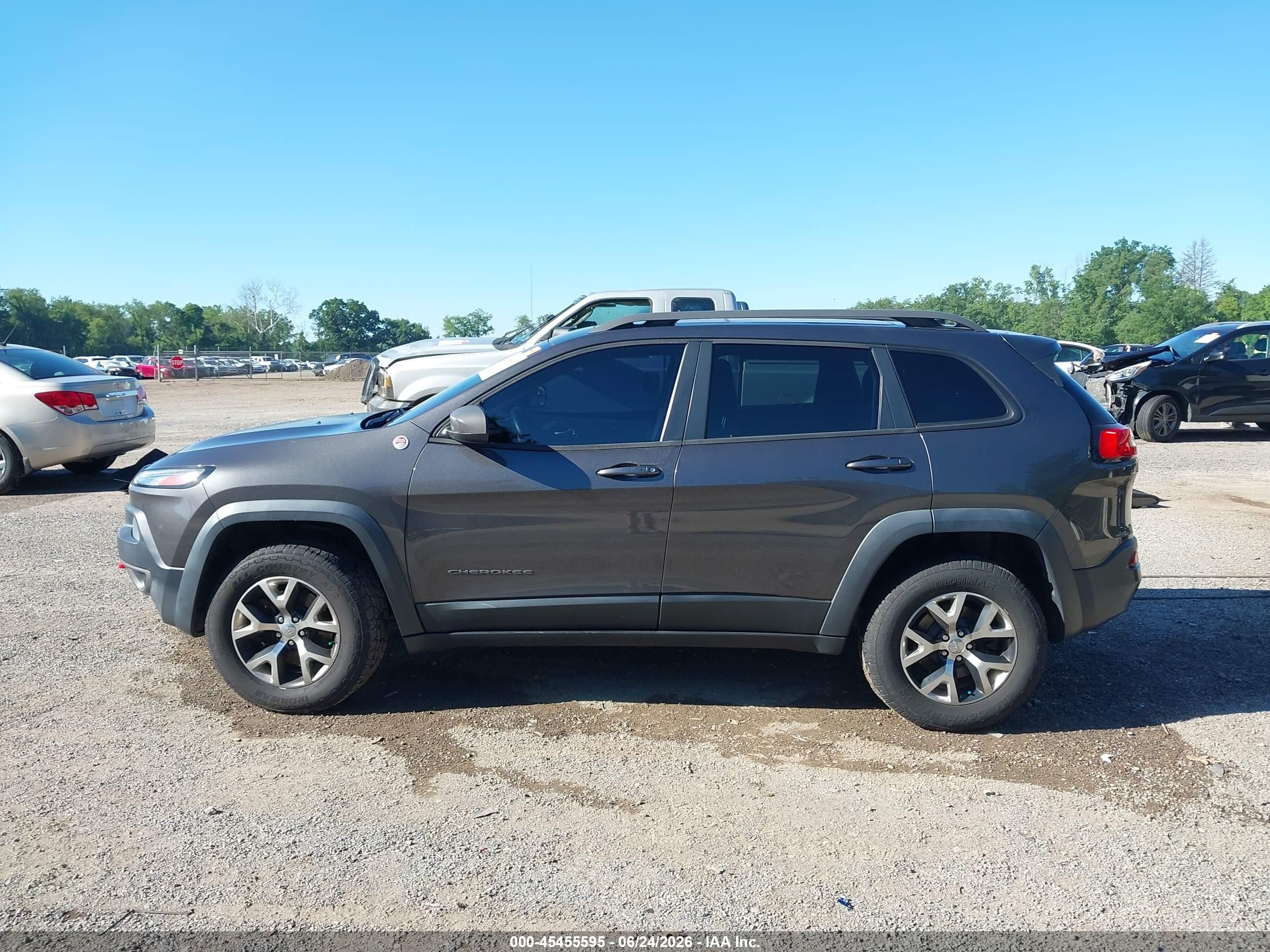 2014 Jeep Cherokee Trailhawk Gray vin: 1C4PJMBS0EW232653