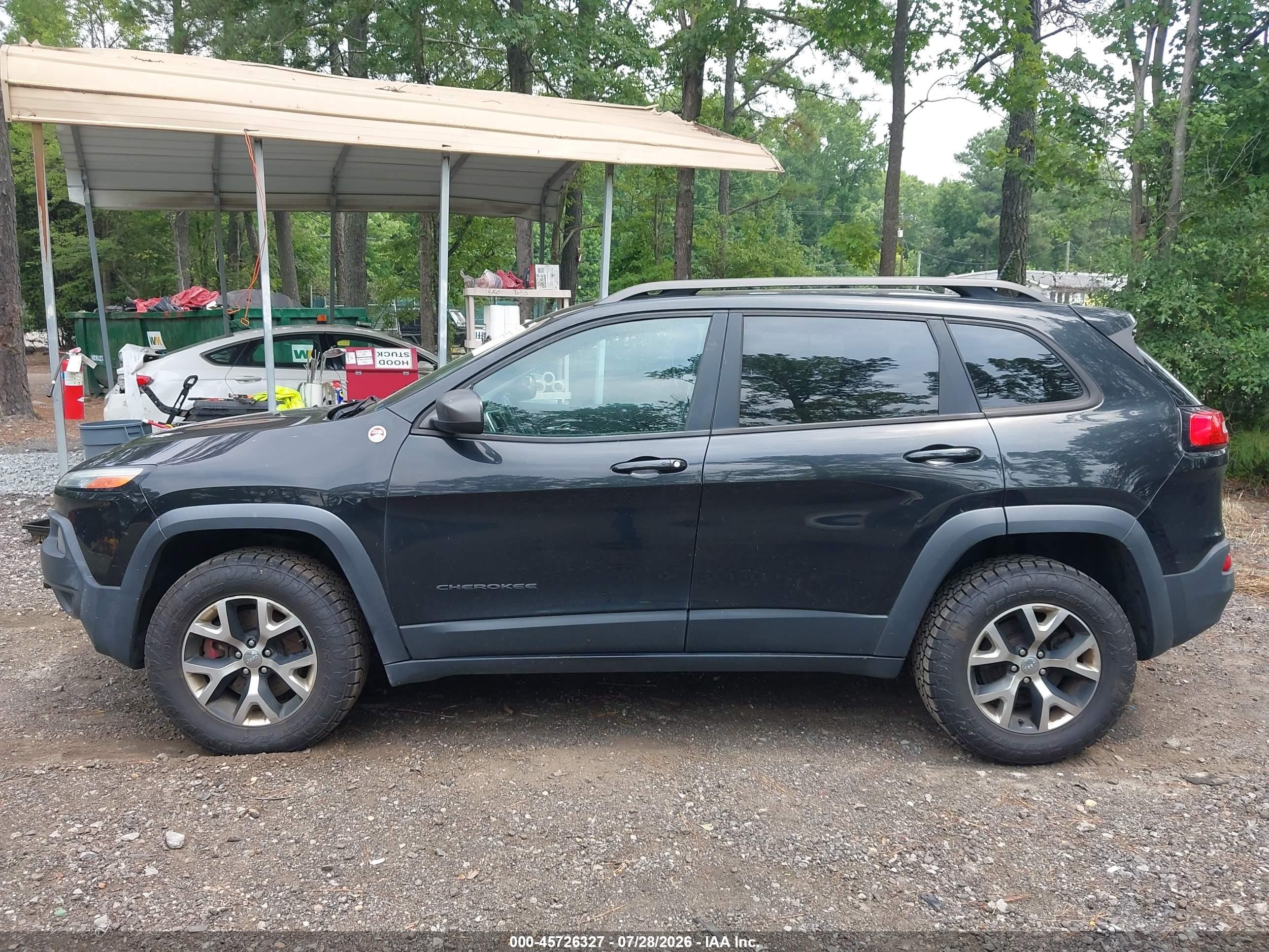 2015 Jeep Cherokee Trailhawk Gray vin: 1C4PJMBS0FW503793