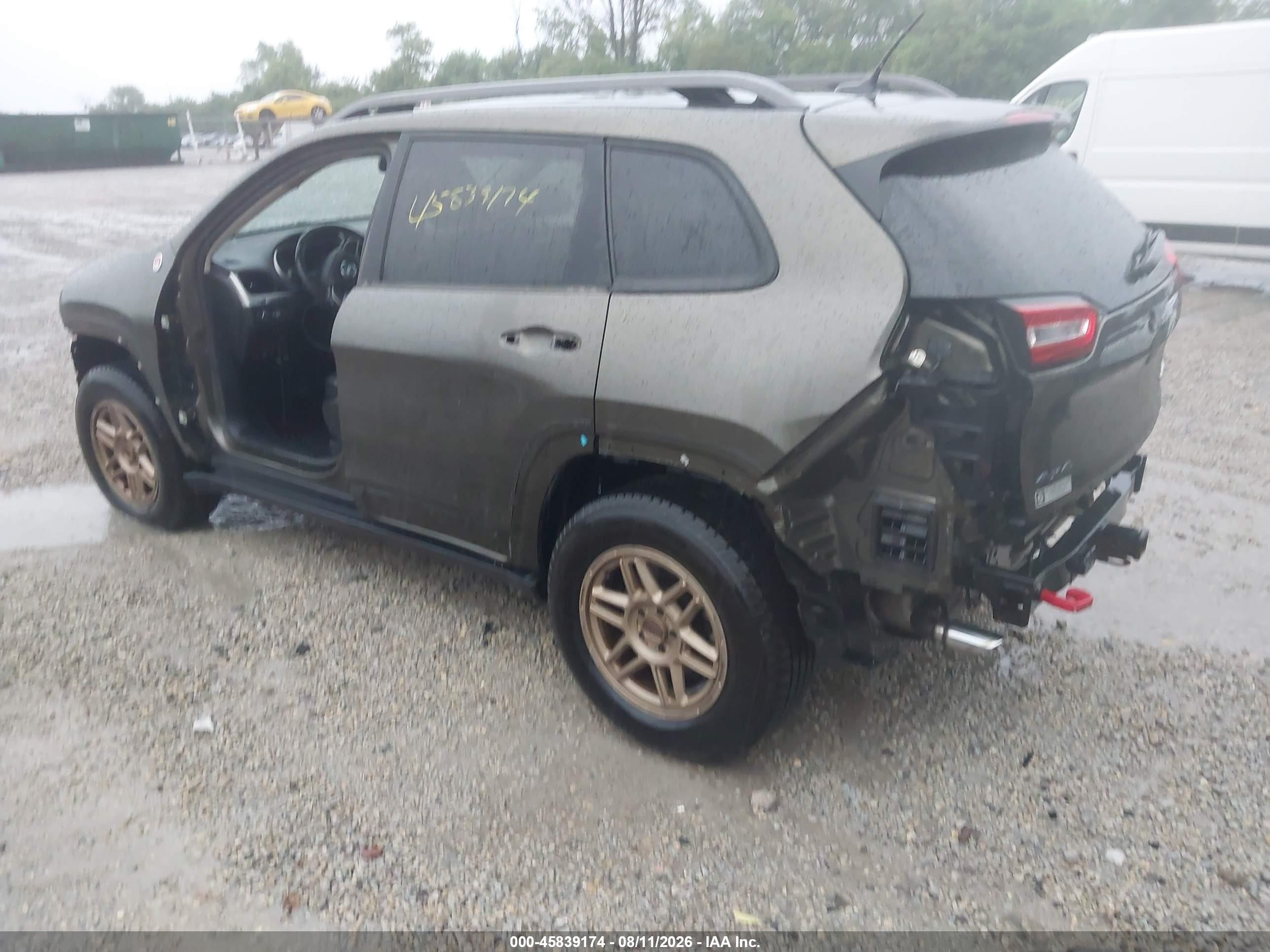 2015 Jeep Cherokee Trailhawk Green vin: 1C4PJMBS0FW510338