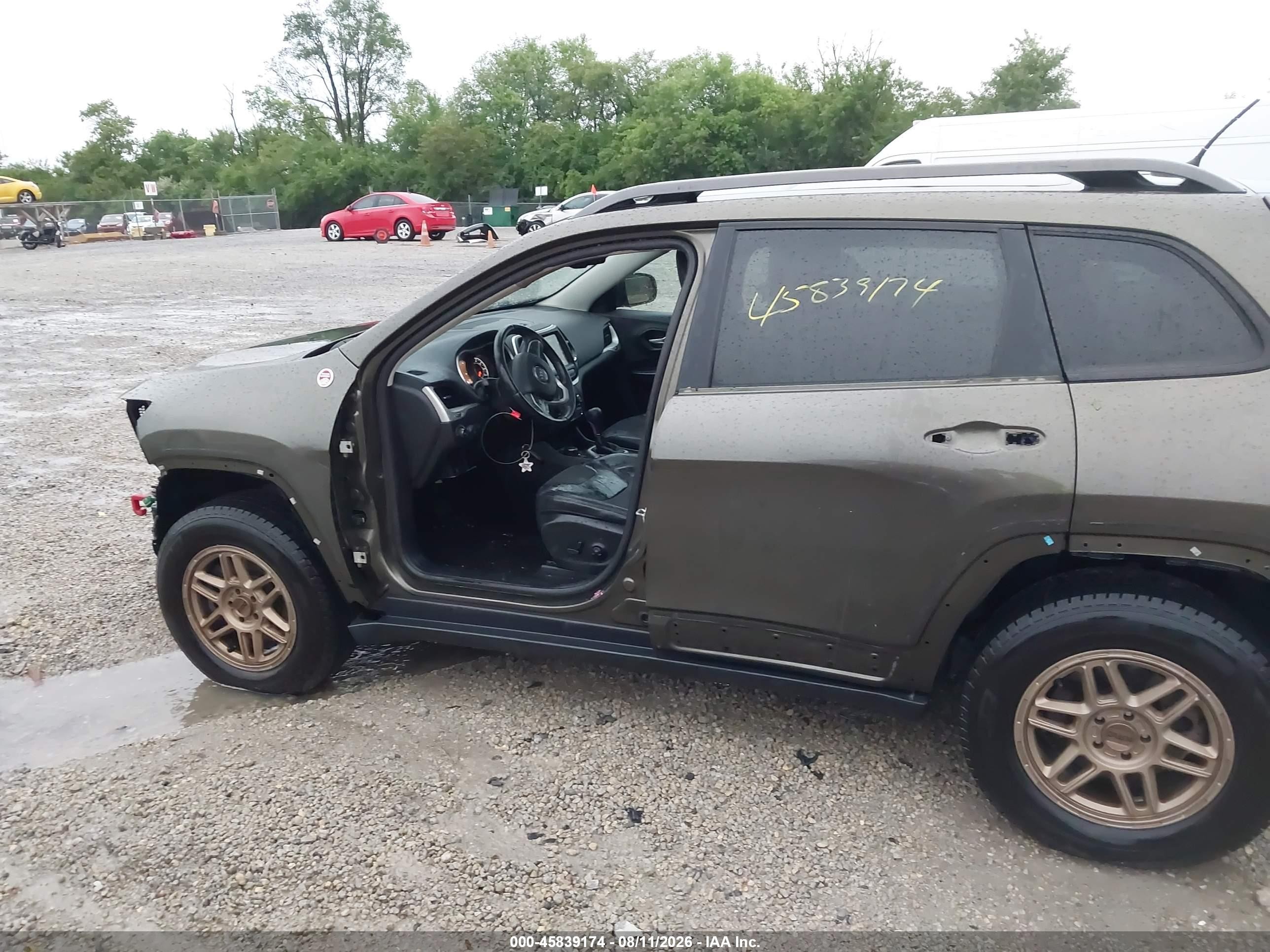 2015 Jeep Cherokee Trailhawk Green vin: 1C4PJMBS0FW510338