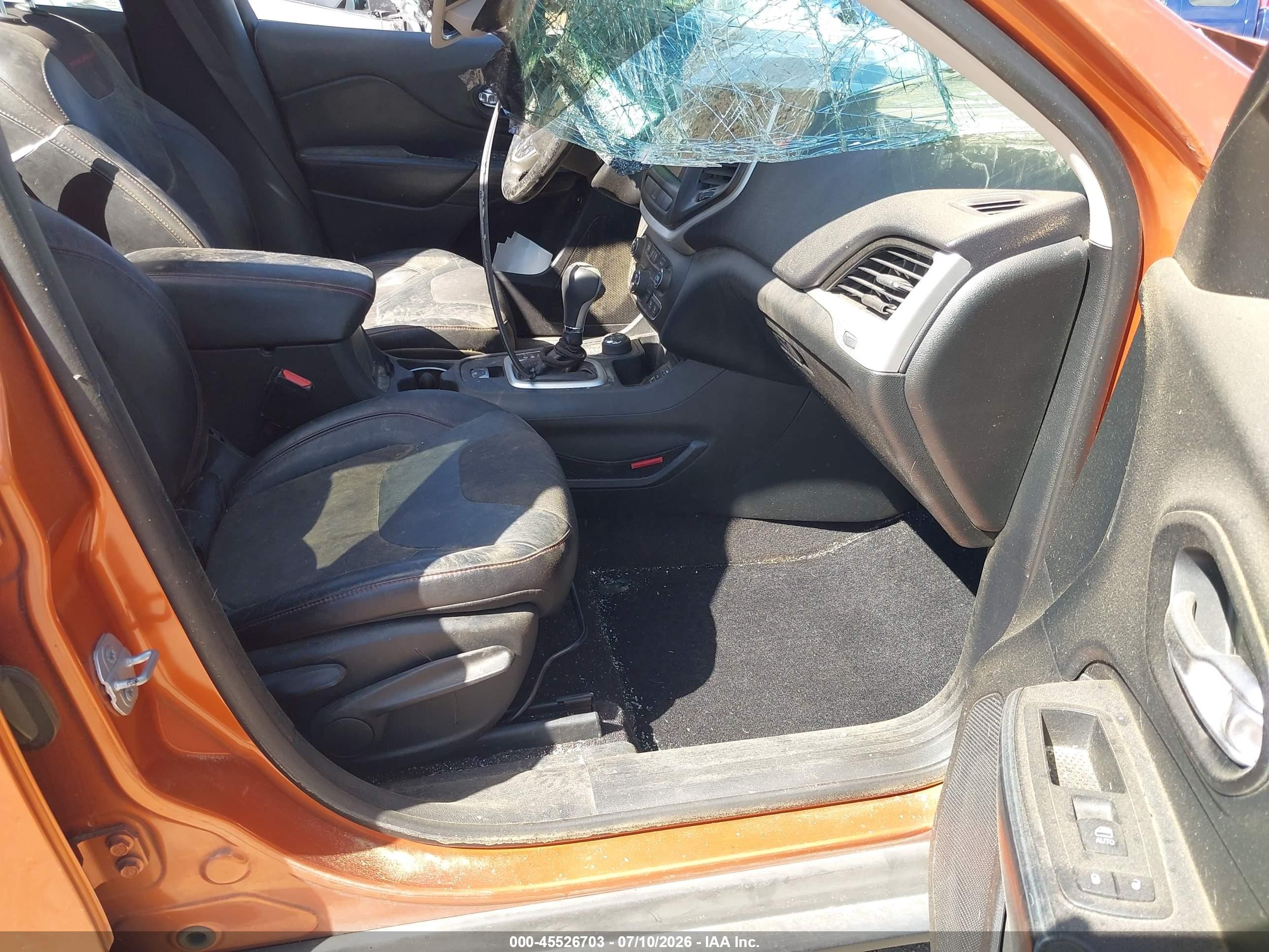 2015 Jeep Cherokee Trailhawk Orange vin: 1C4PJMBS0FW521095
