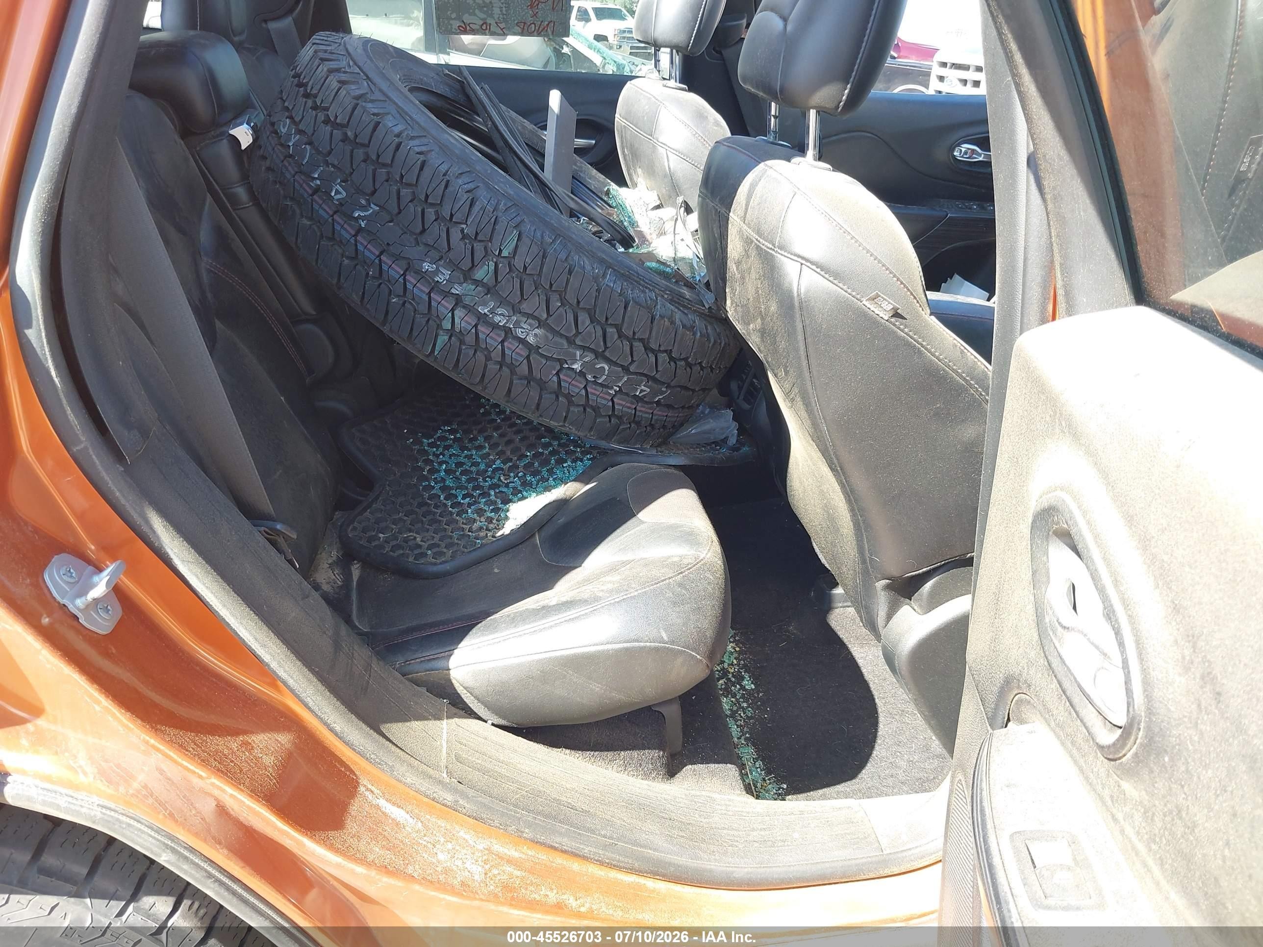 2015 Jeep Cherokee Trailhawk Orange vin: 1C4PJMBS0FW521095