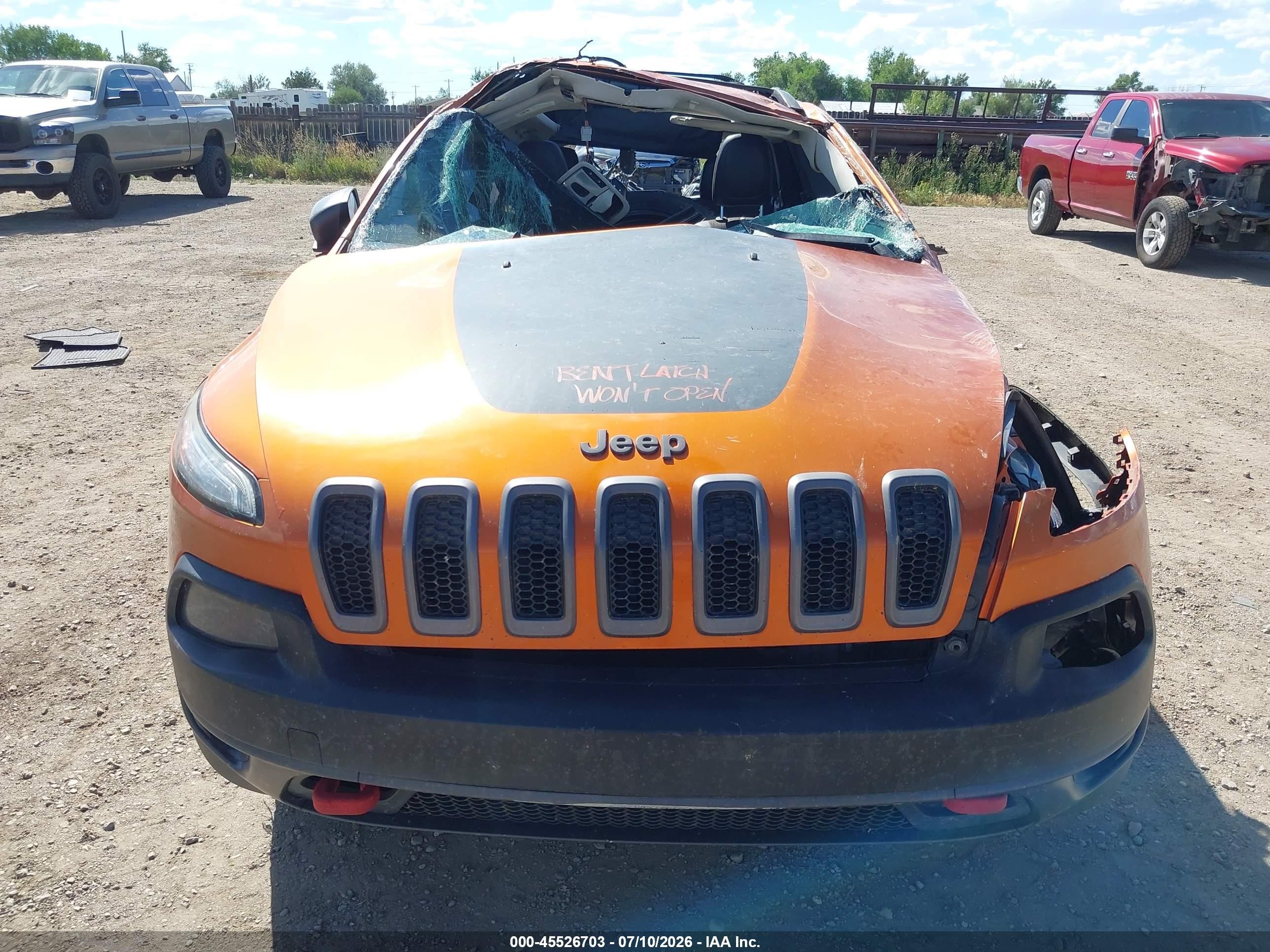 2015 Jeep Cherokee Trailhawk Orange vin: 1C4PJMBS0FW521095