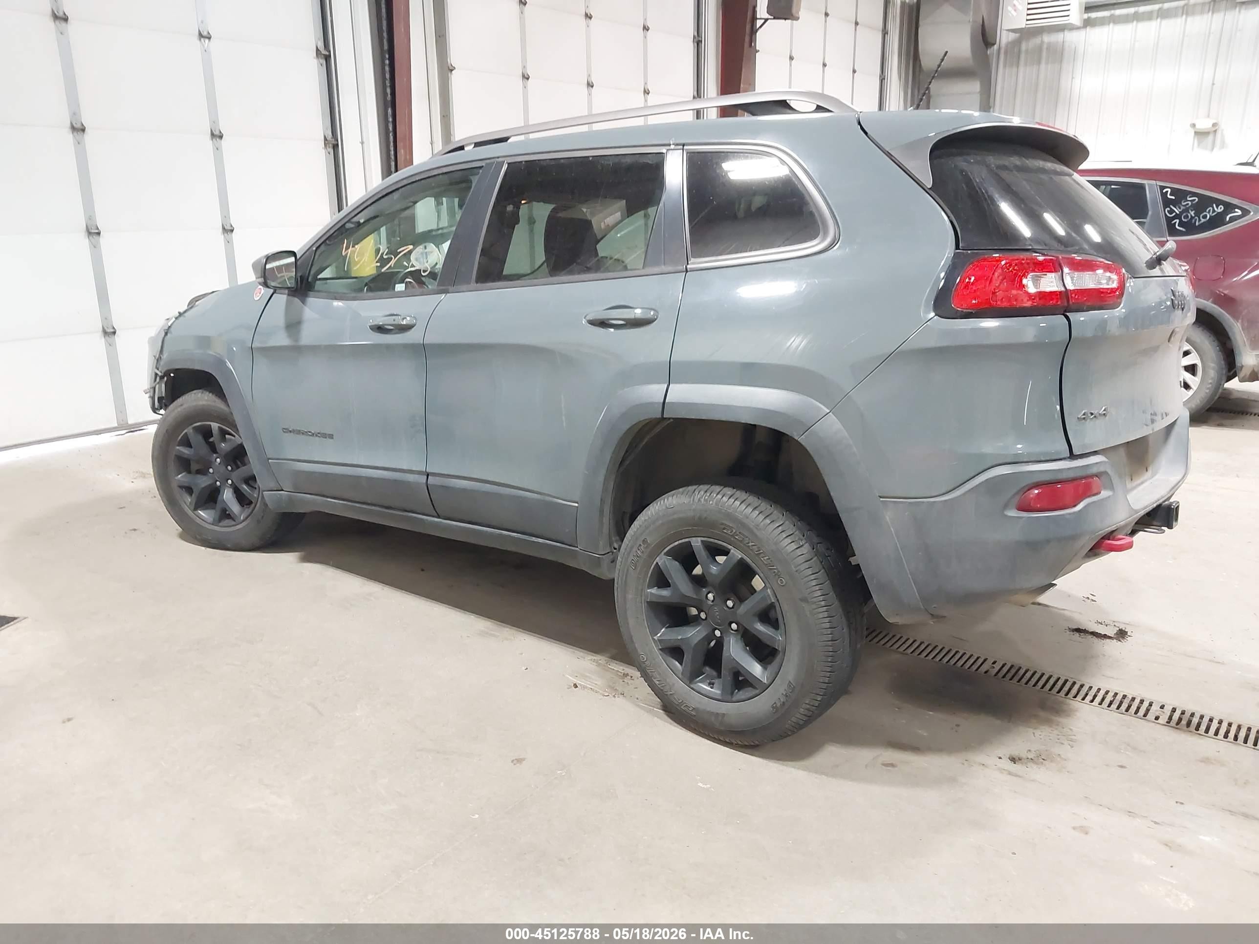 2015 Jeep Cherokee Trailhawk Gray vin: 1C4PJMBS0FW522425