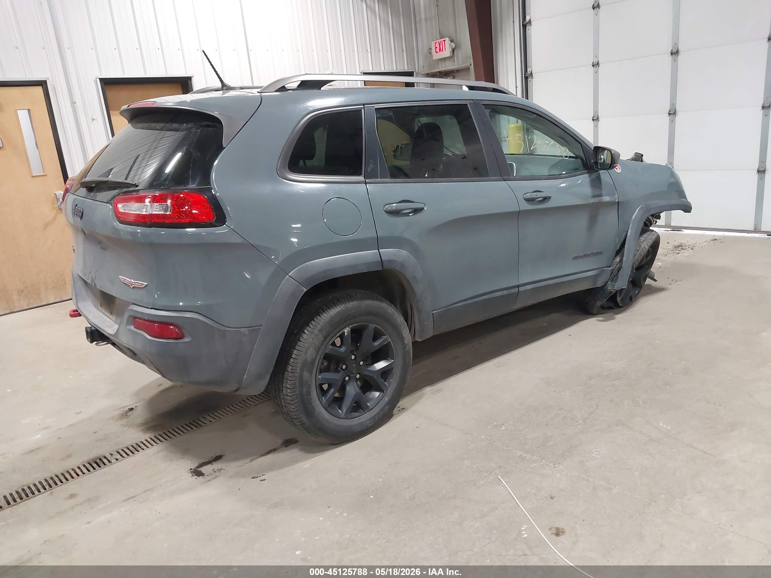 2015 Jeep Cherokee Trailhawk Gray vin: 1C4PJMBS0FW522425