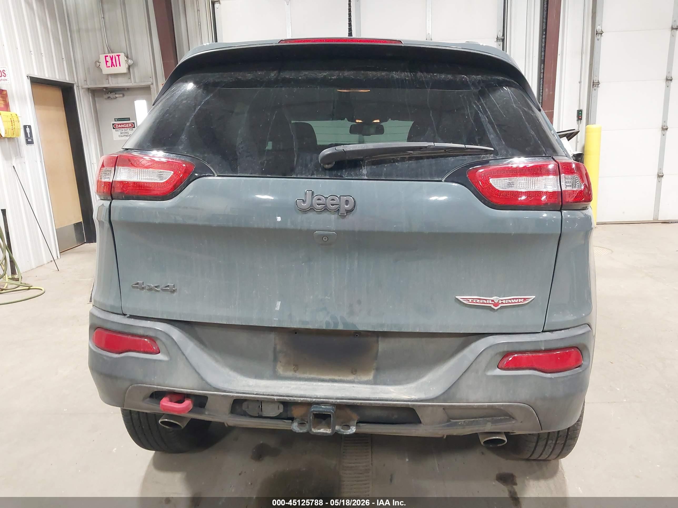 2015 Jeep Cherokee Trailhawk Gray vin: 1C4PJMBS0FW522425