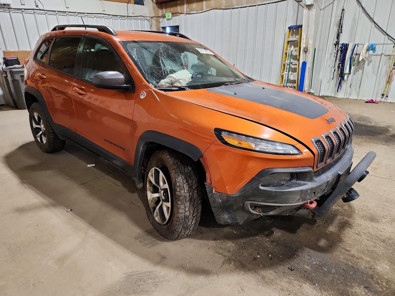 2015 Jeep Cherokee Trailhawk Orange vin: 1C4PJMBS0FW544148