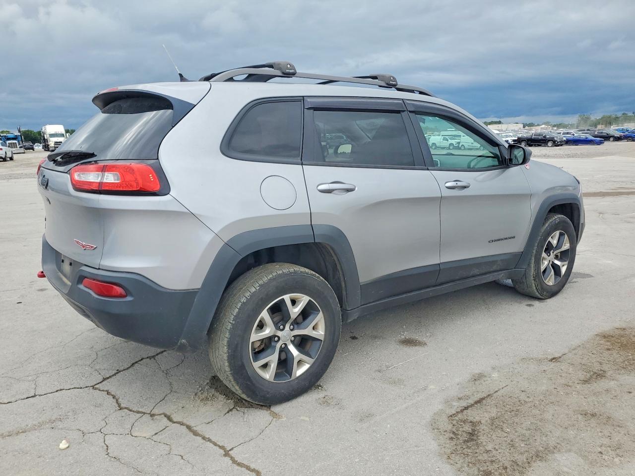 2015 Jeep Cherokee Trailhawk Серебряный vin: 1C4PJMBS0FW681624