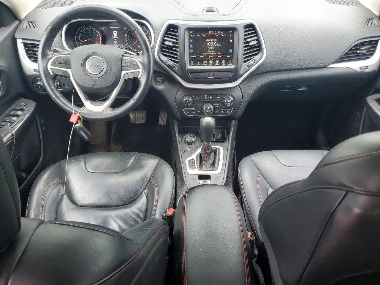 2015 Jeep Cherokee Trailhawk Серебряный vin: 1C4PJMBS0FW681624